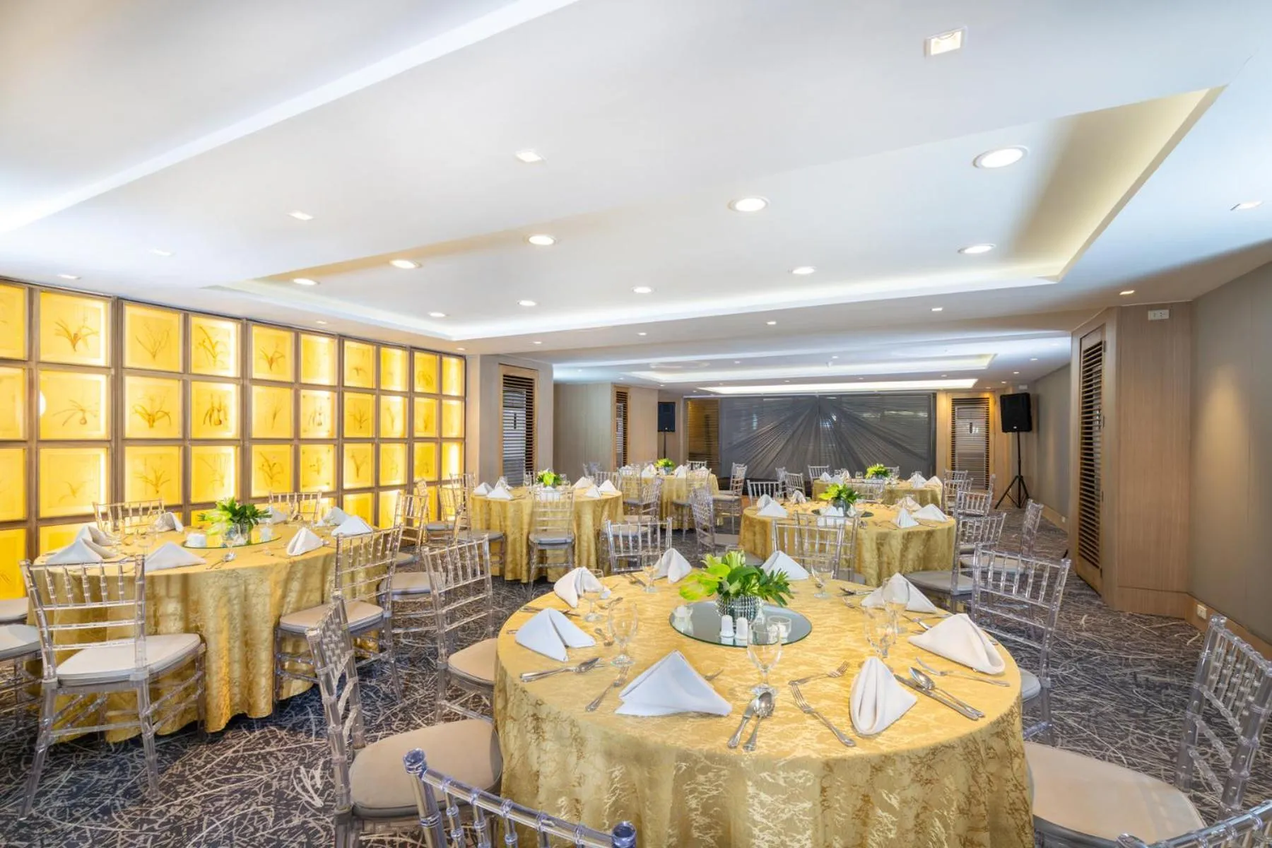 Meeting/conference room in Astoria Plaza