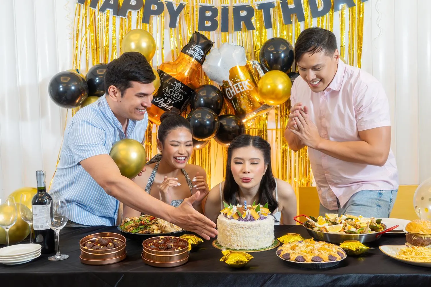 Restaurant/places to eat in Astoria Plaza