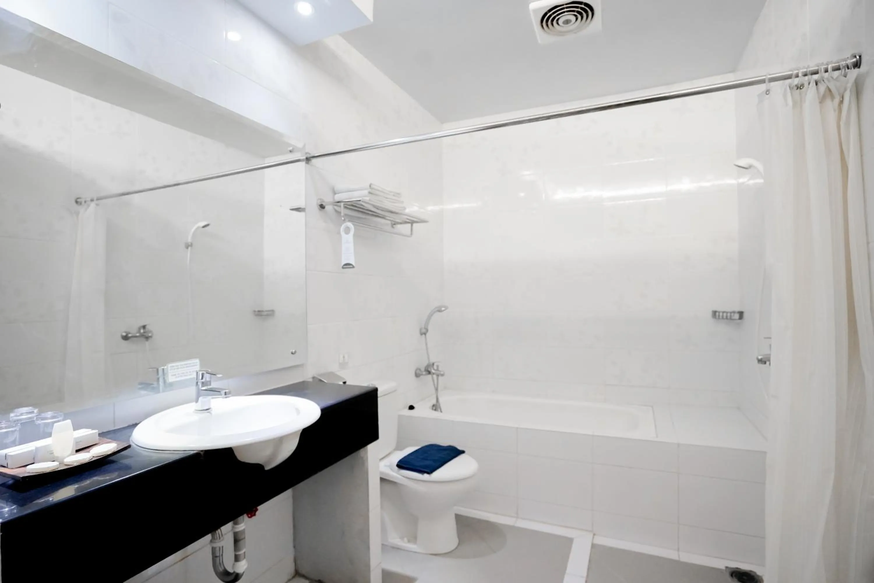 Bathroom in Cakra Kembang Hotel