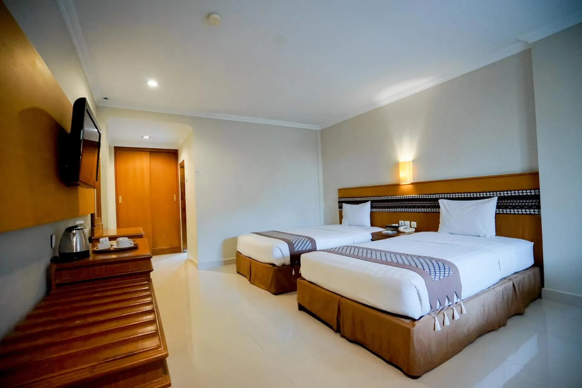 Photo of the whole room, Bed in Cakra Kembang Hotel