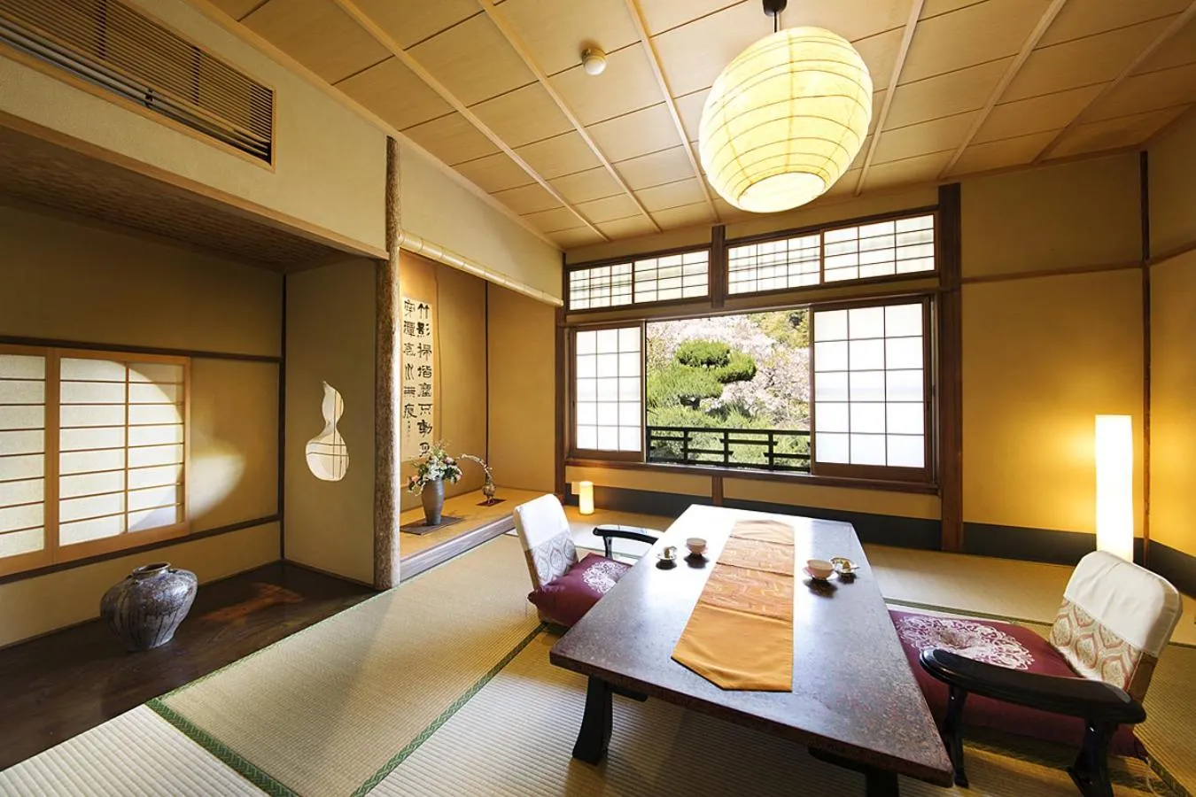 Photo of the whole room in Nanten-En