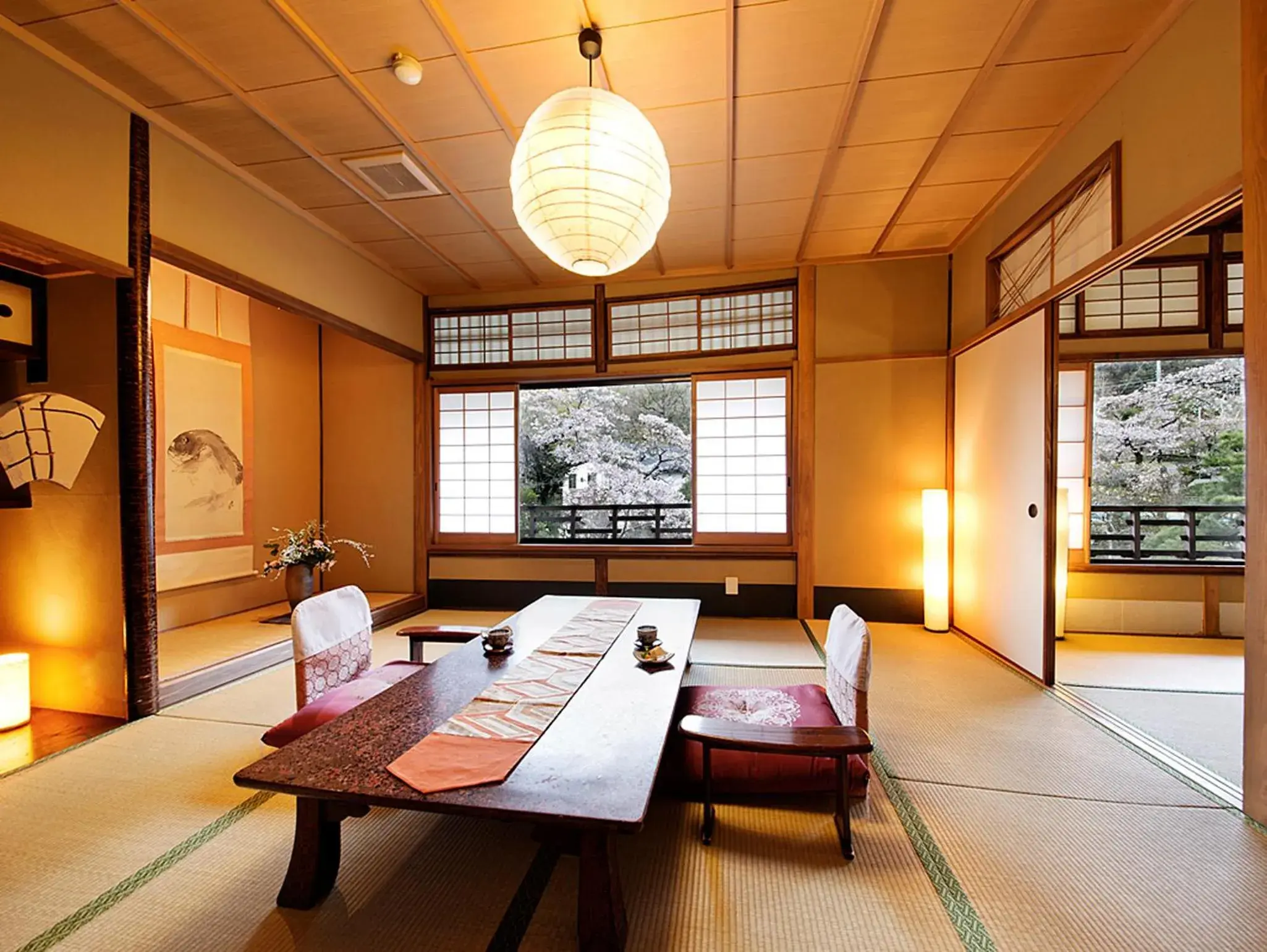 Japanese-Style Superior Quadruple Room with Shared Bathroom in Nanten-En Japanese-Style Superior Quadruple Room with Shared Bathroom in Nanten-En