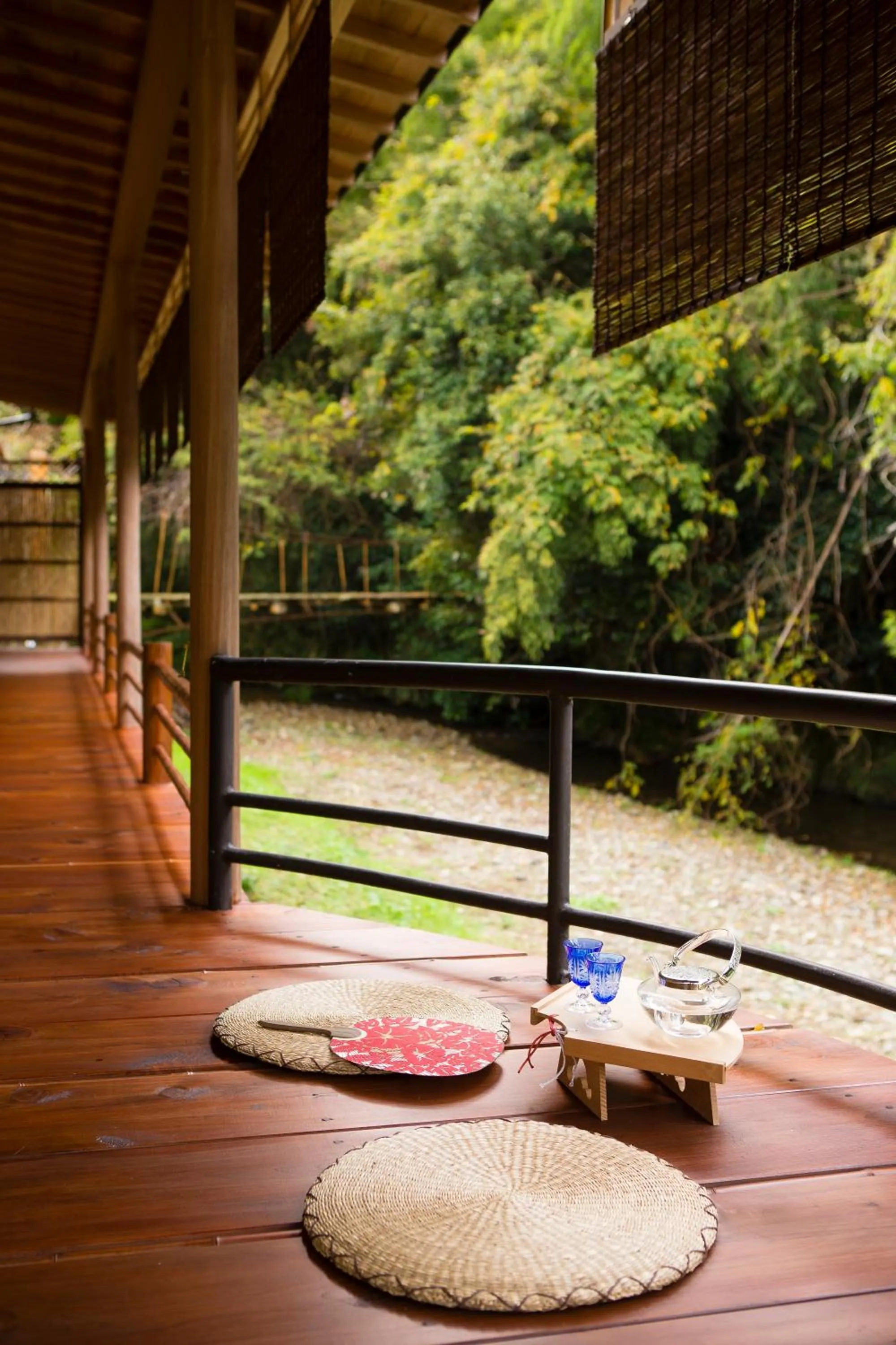 Seating area in Nanten-En