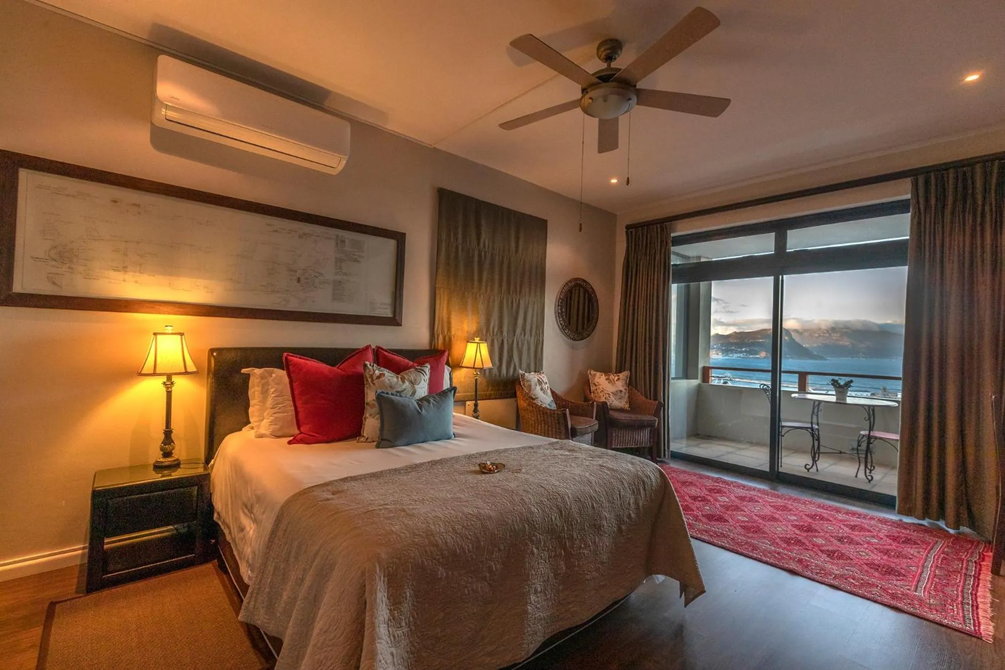 Seating area, Bed in Mariner Guesthouse & Villa