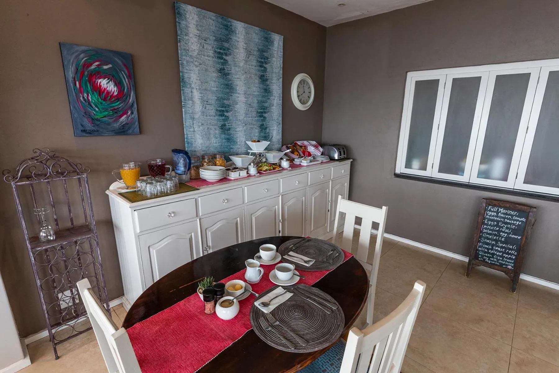 Dining area in Mariner Guesthouse & Villa