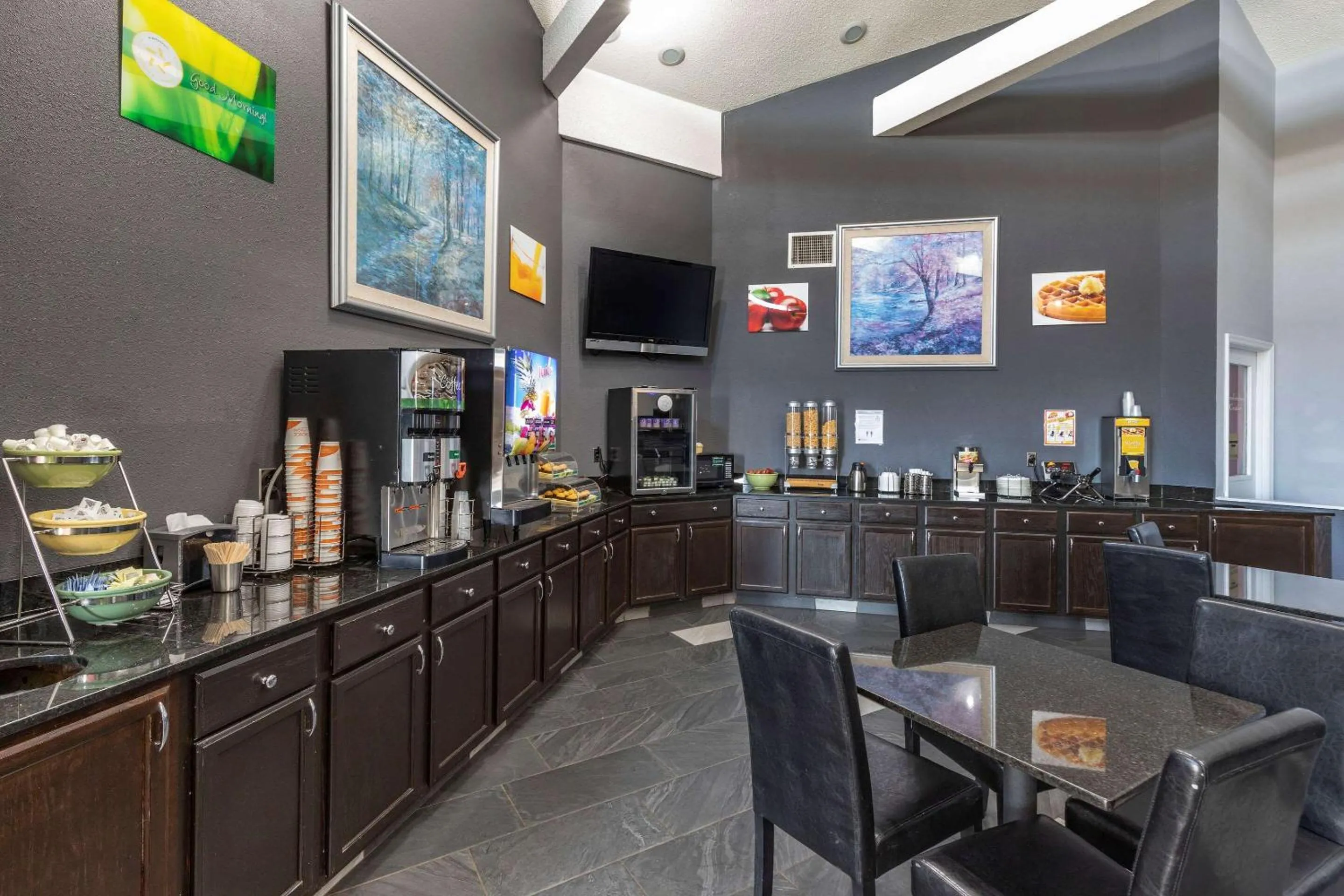 Breakfast in Quality Inn Duncan Spartanburg West