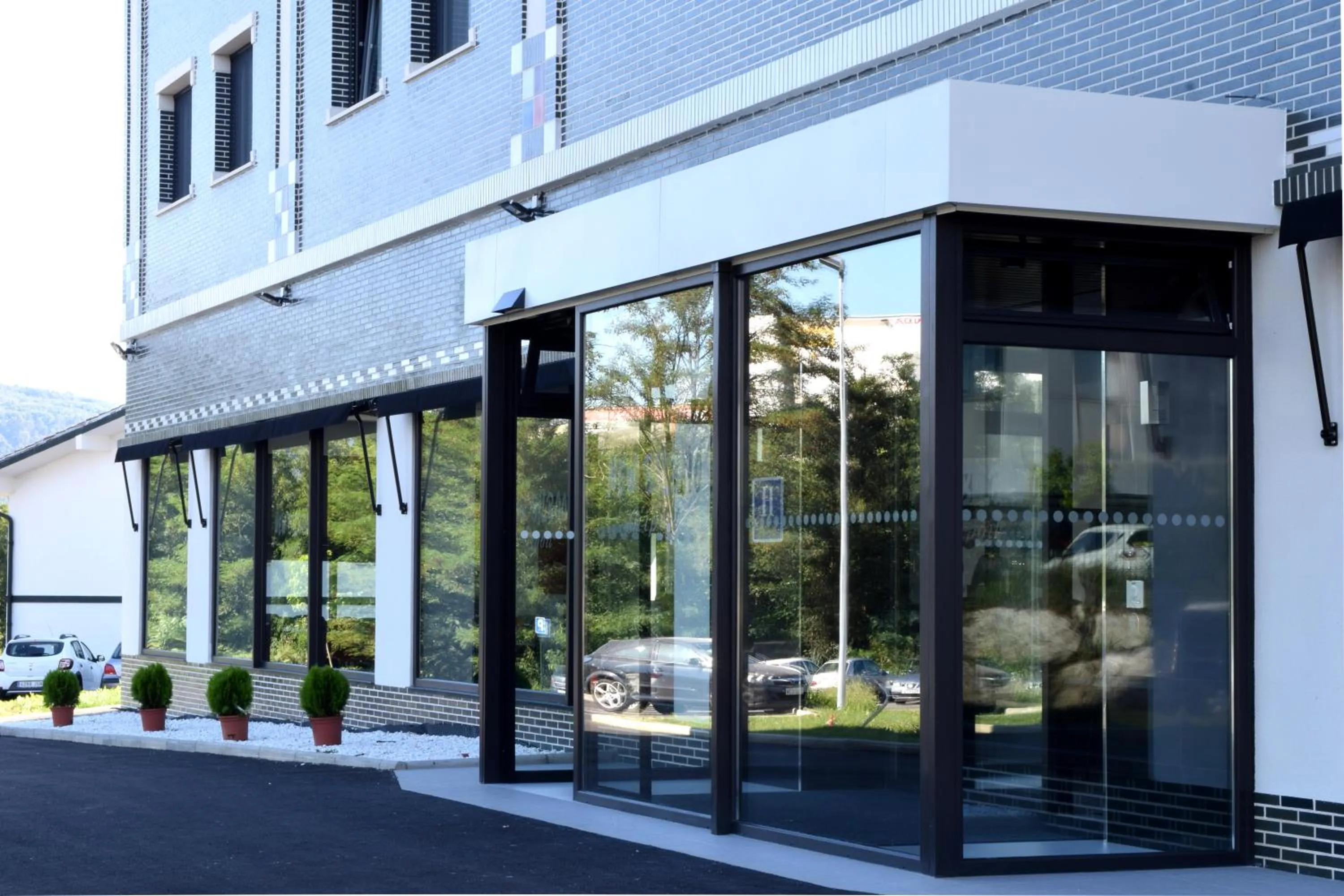 Facade/entrance in Hotel New Bilbao Airport
