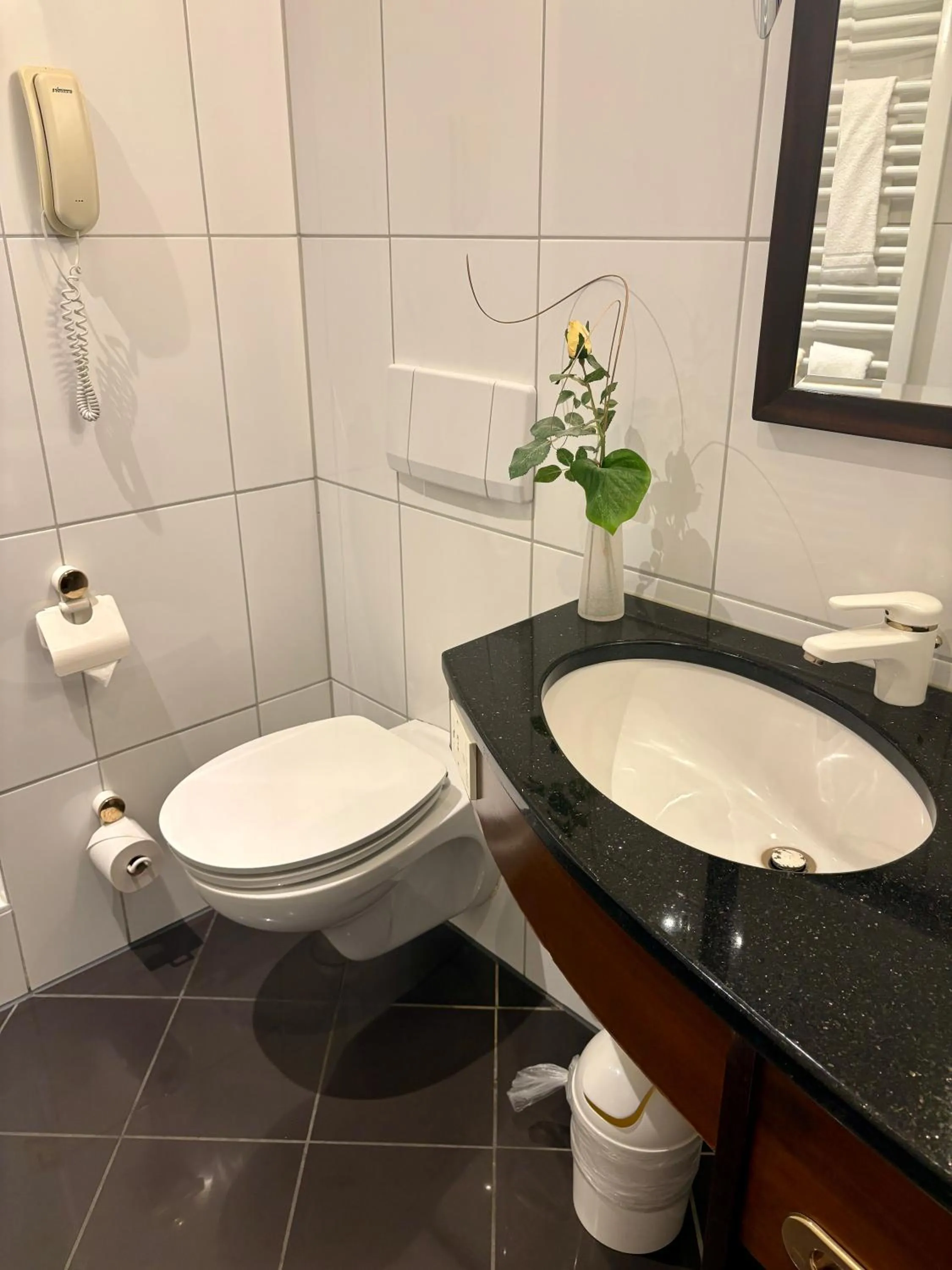 Bathroom in Akzent Hotel Höltje