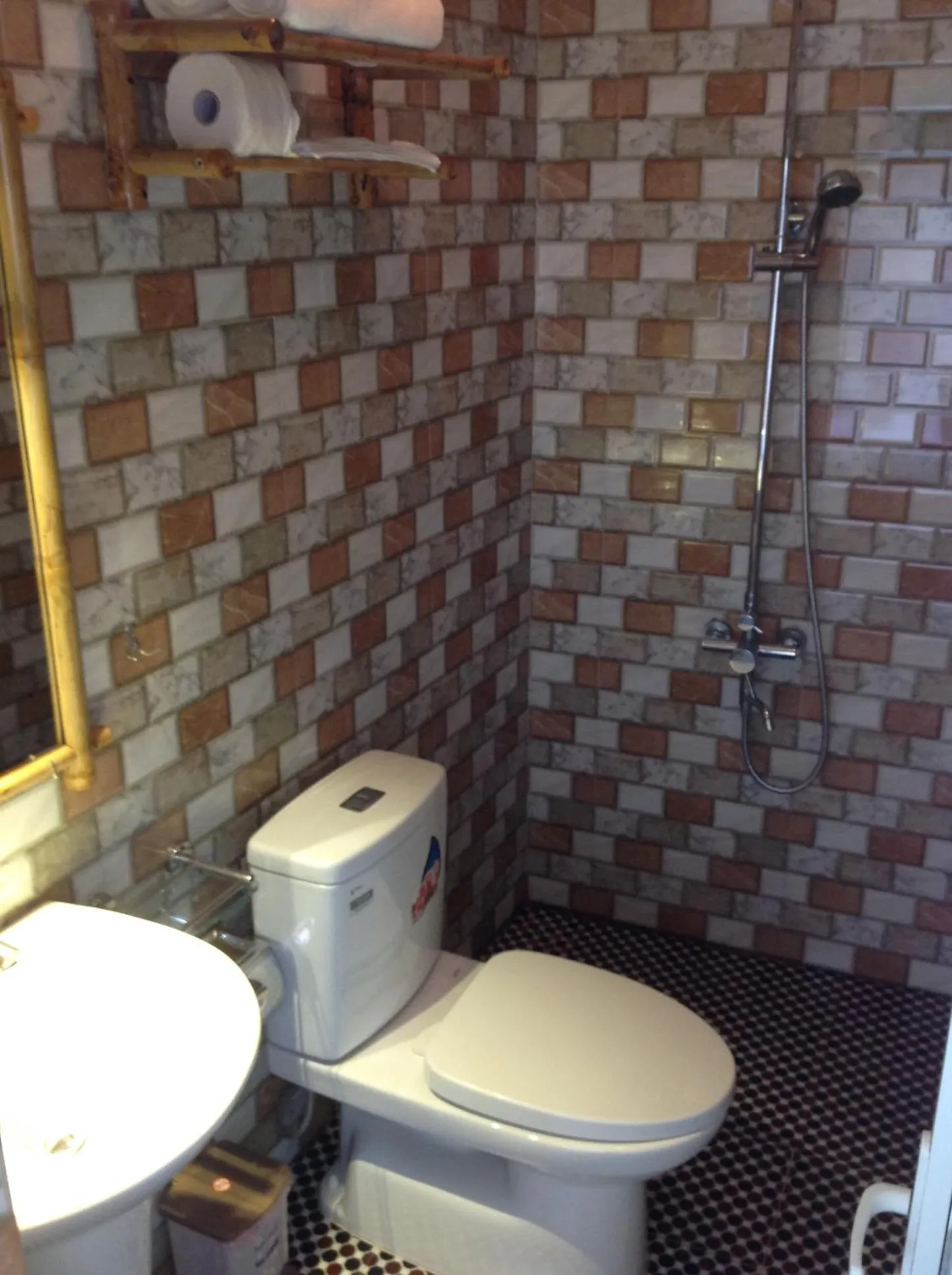 Toilet in Tam Coc Eco House