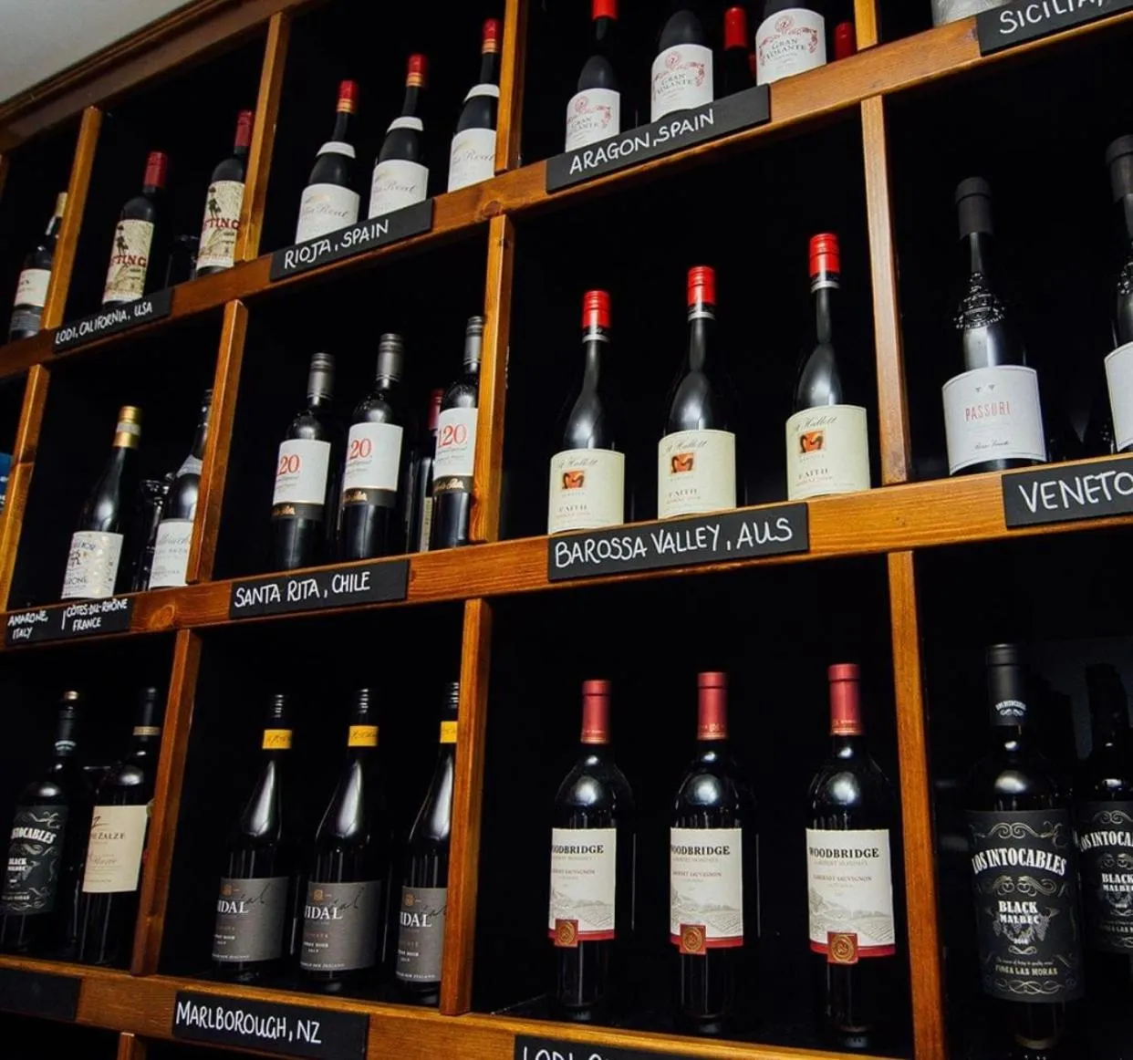 Restaurant/places to eat in Arthur's Bar & Accommodation