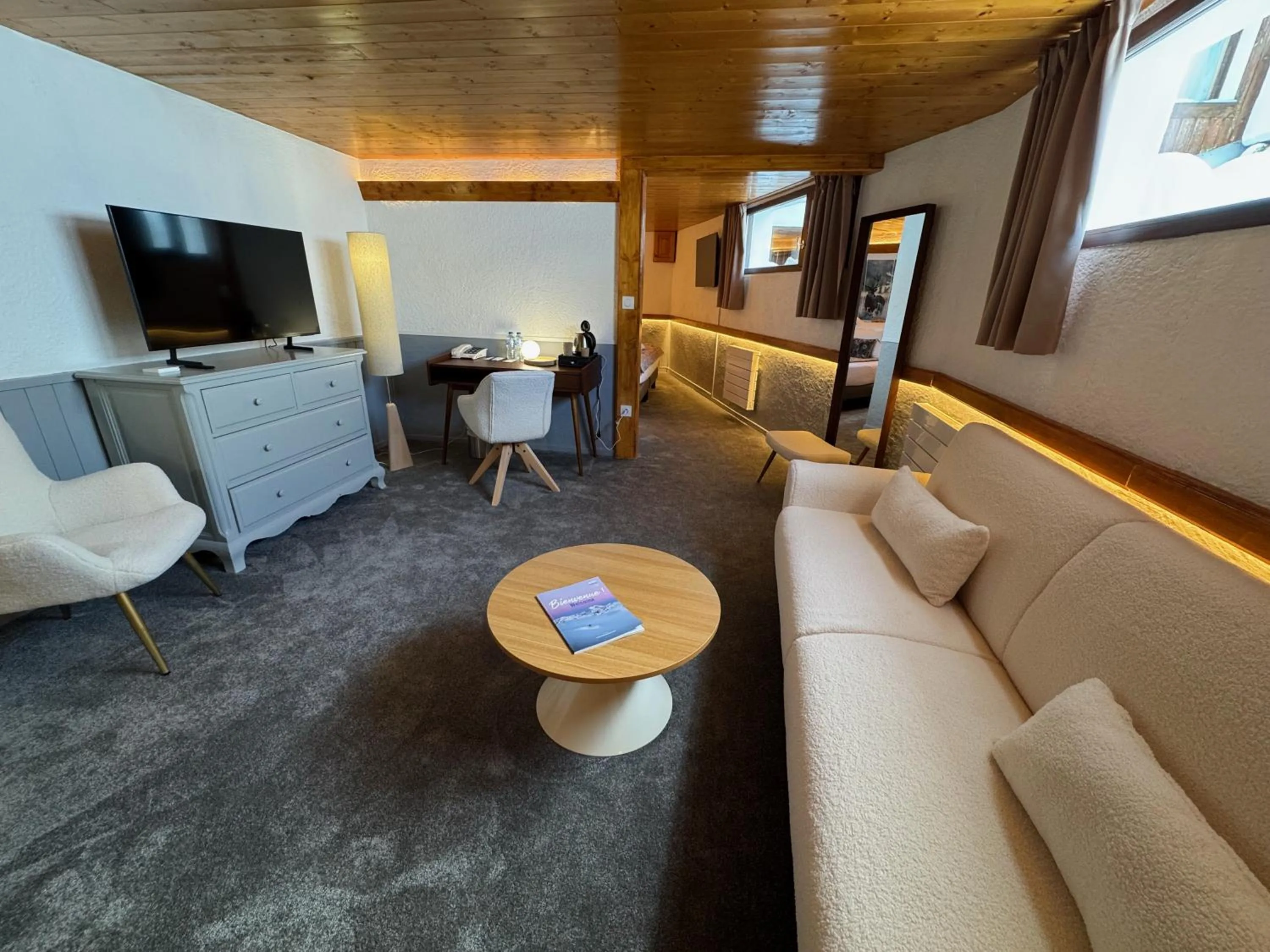 Bedroom in Hôtel Courcheneige