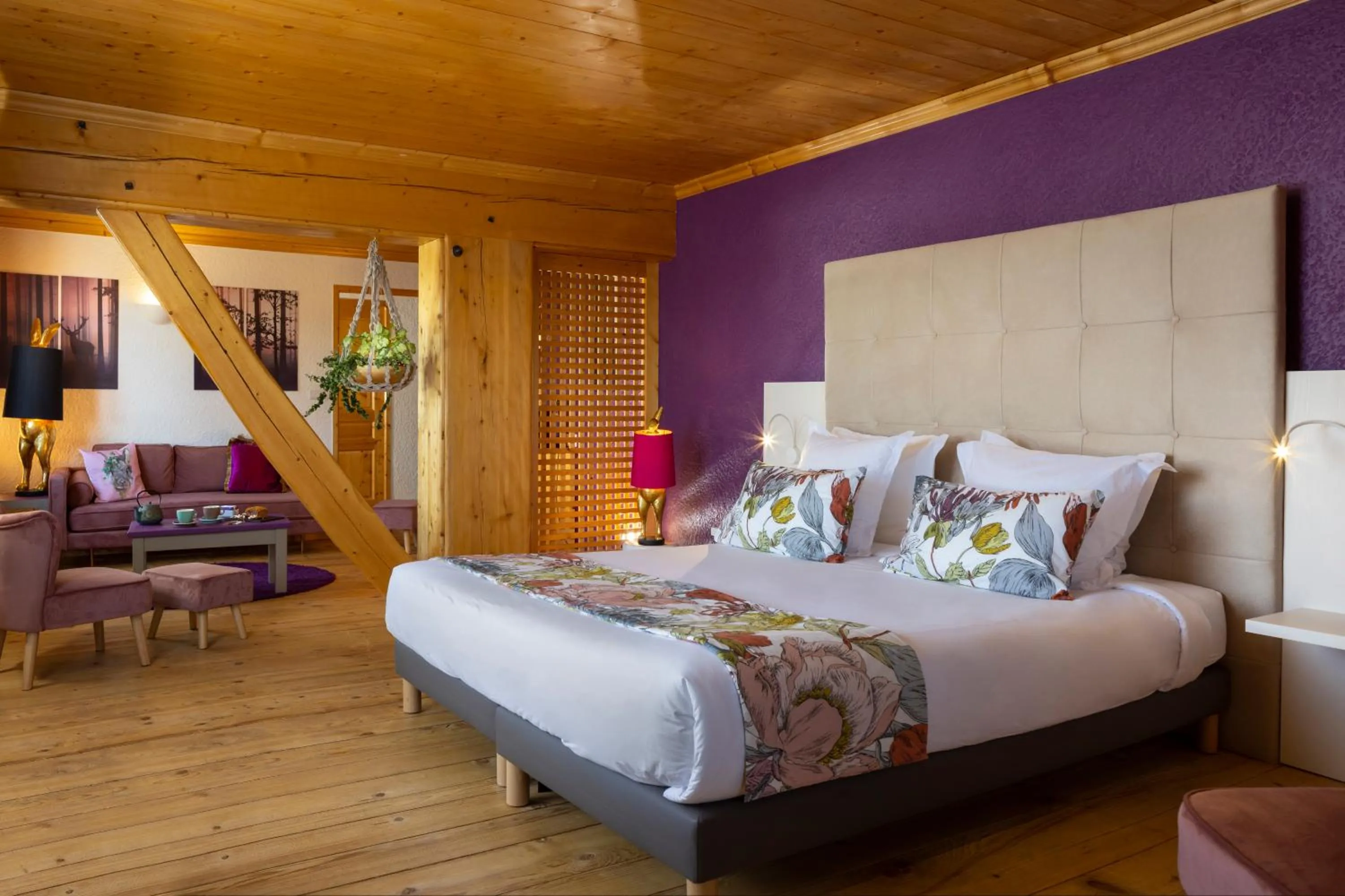 Photo of the whole room, Bed in Hôtel Courcheneige