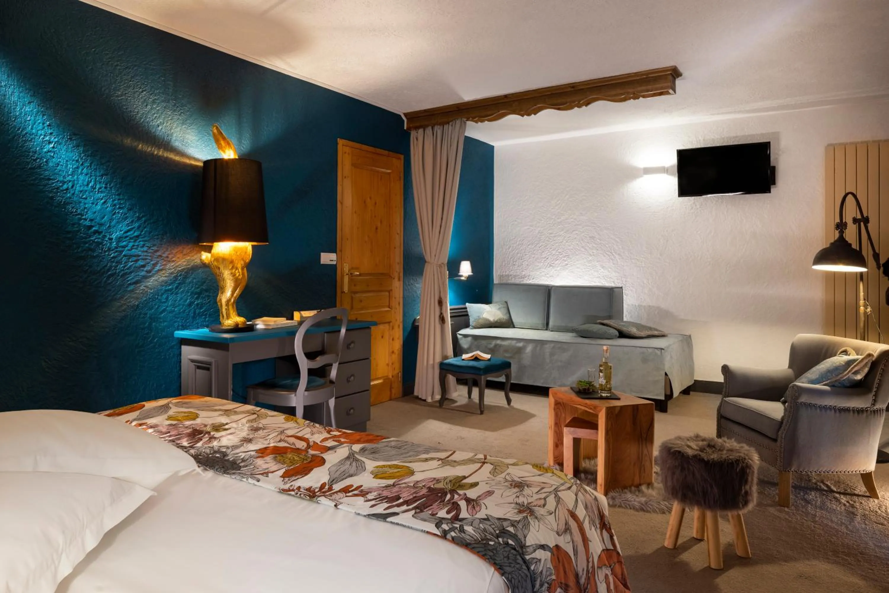 Bedroom, Bed in Hôtel Courcheneige