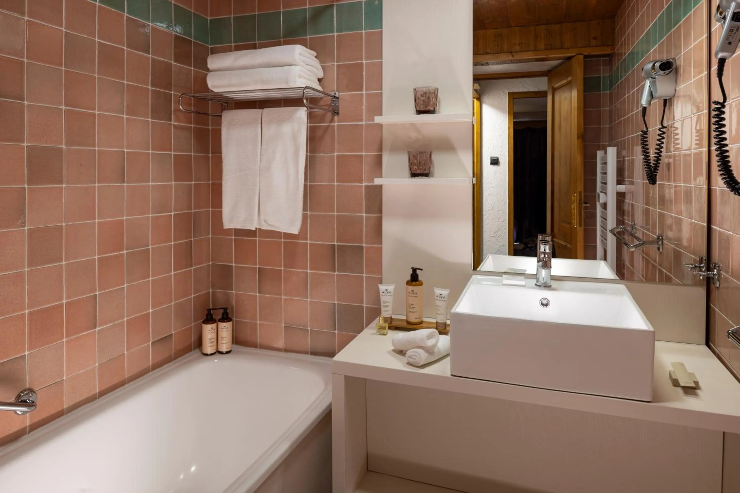 Bathroom in Hôtel Courcheneige