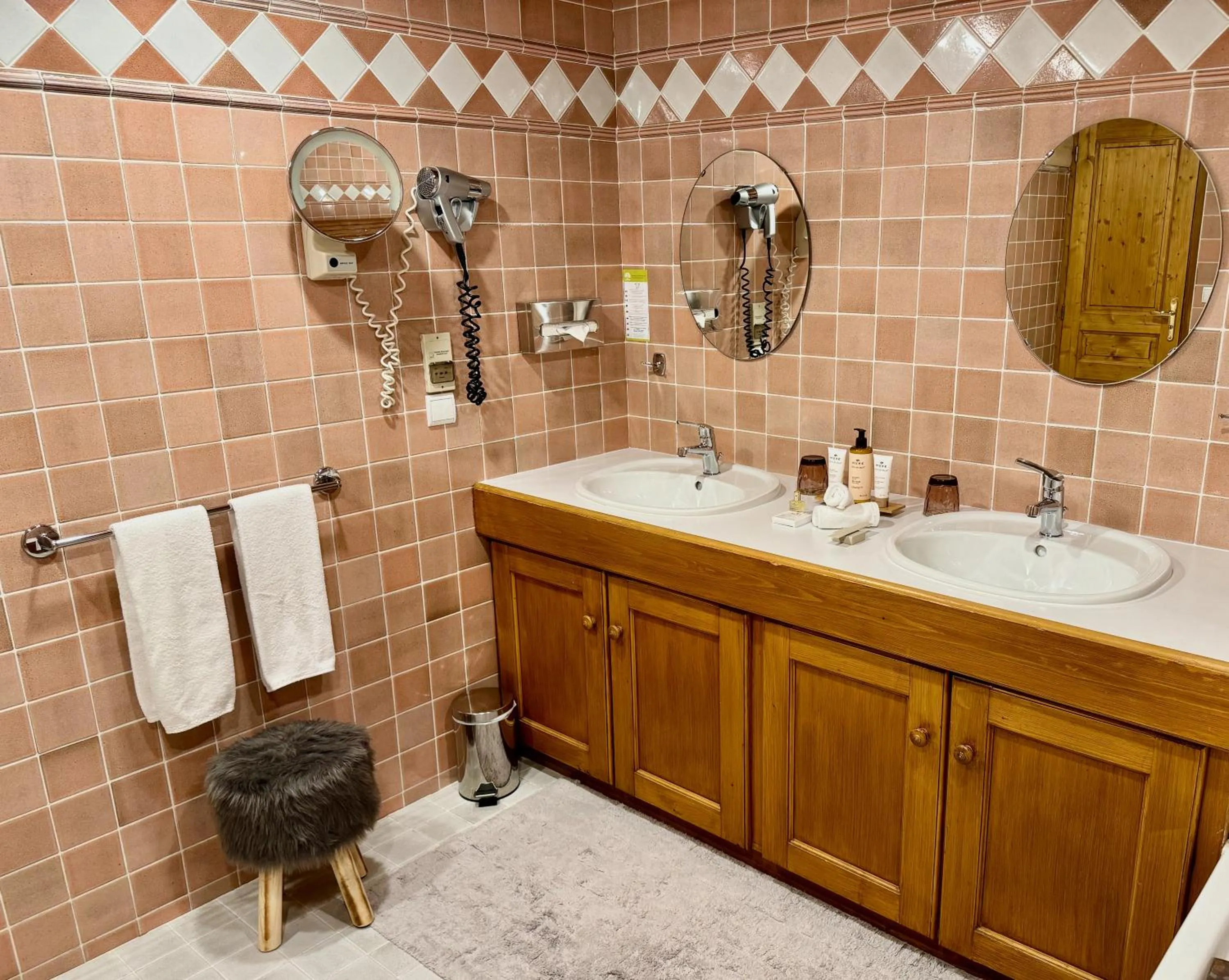 Bathroom in Hôtel Courcheneige