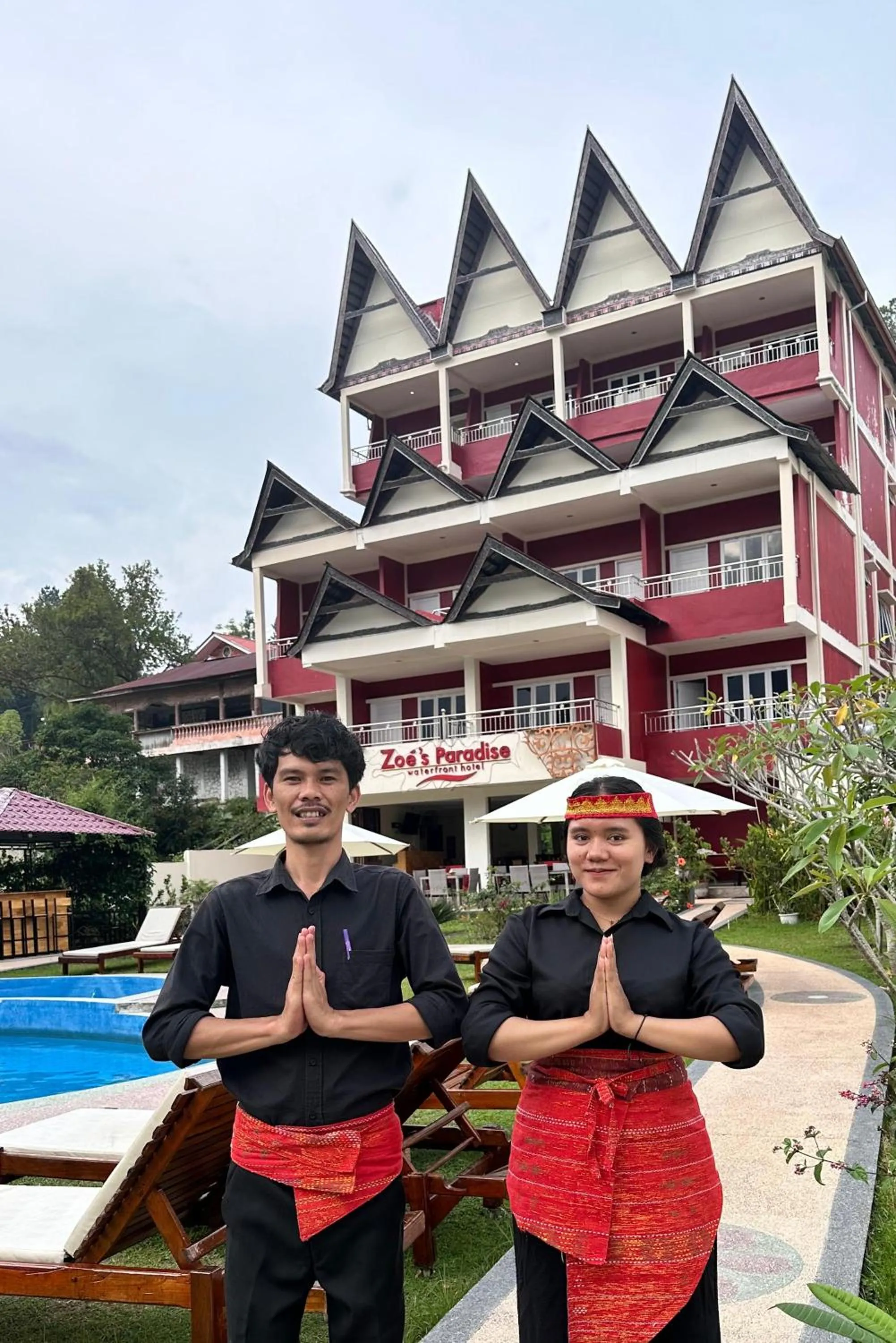 Zoé’s Paradise Waterfront Hotel