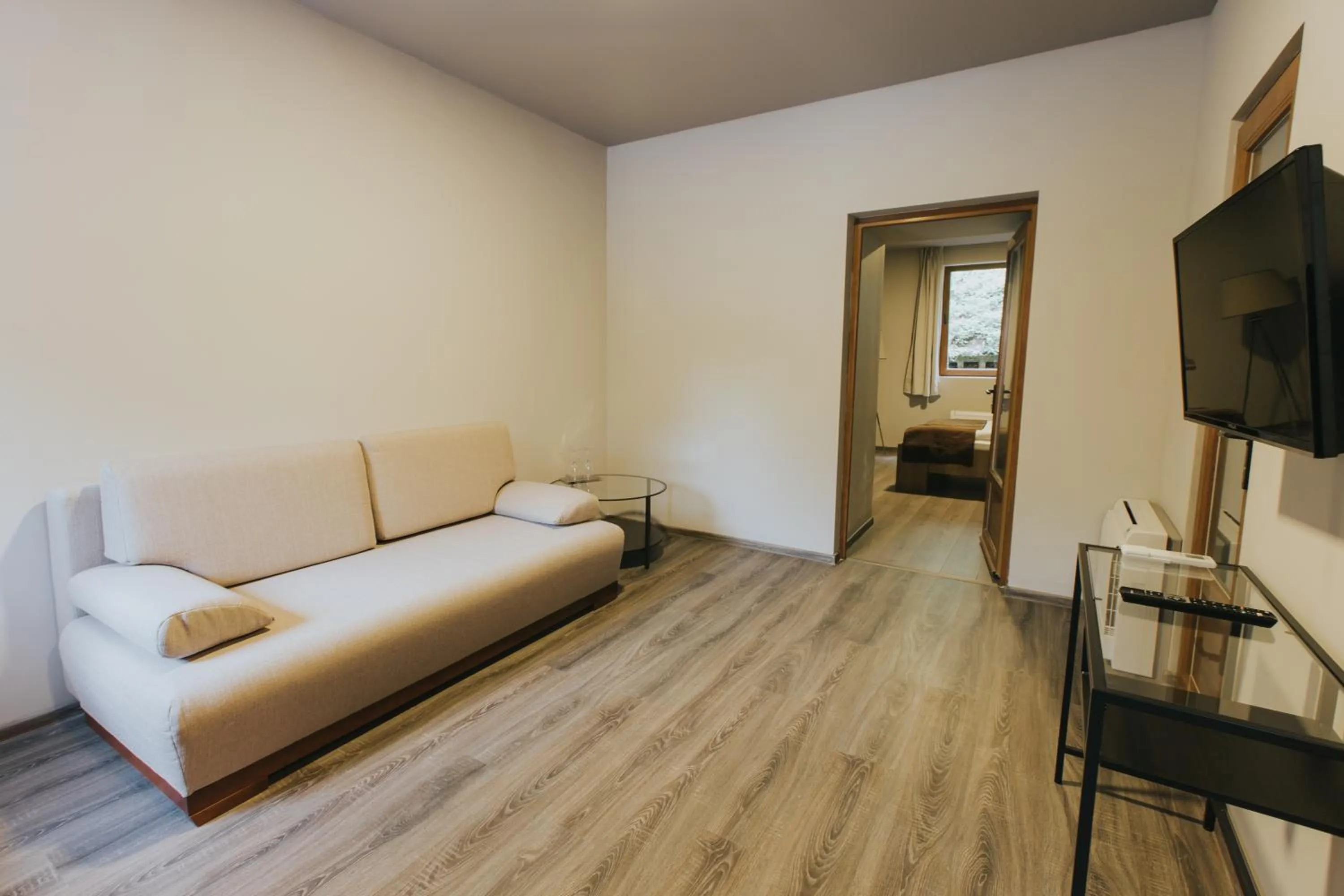 Photo of the whole room in Arsenal Park Transilvania