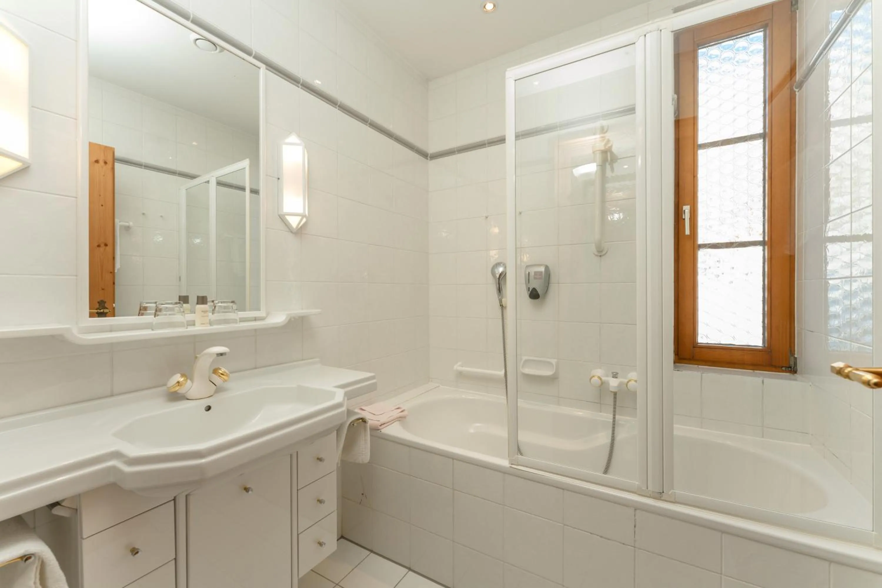 Shower in Hotel Ramsauhof Pool & Wellness Breakfast & Light Dinner Buffet