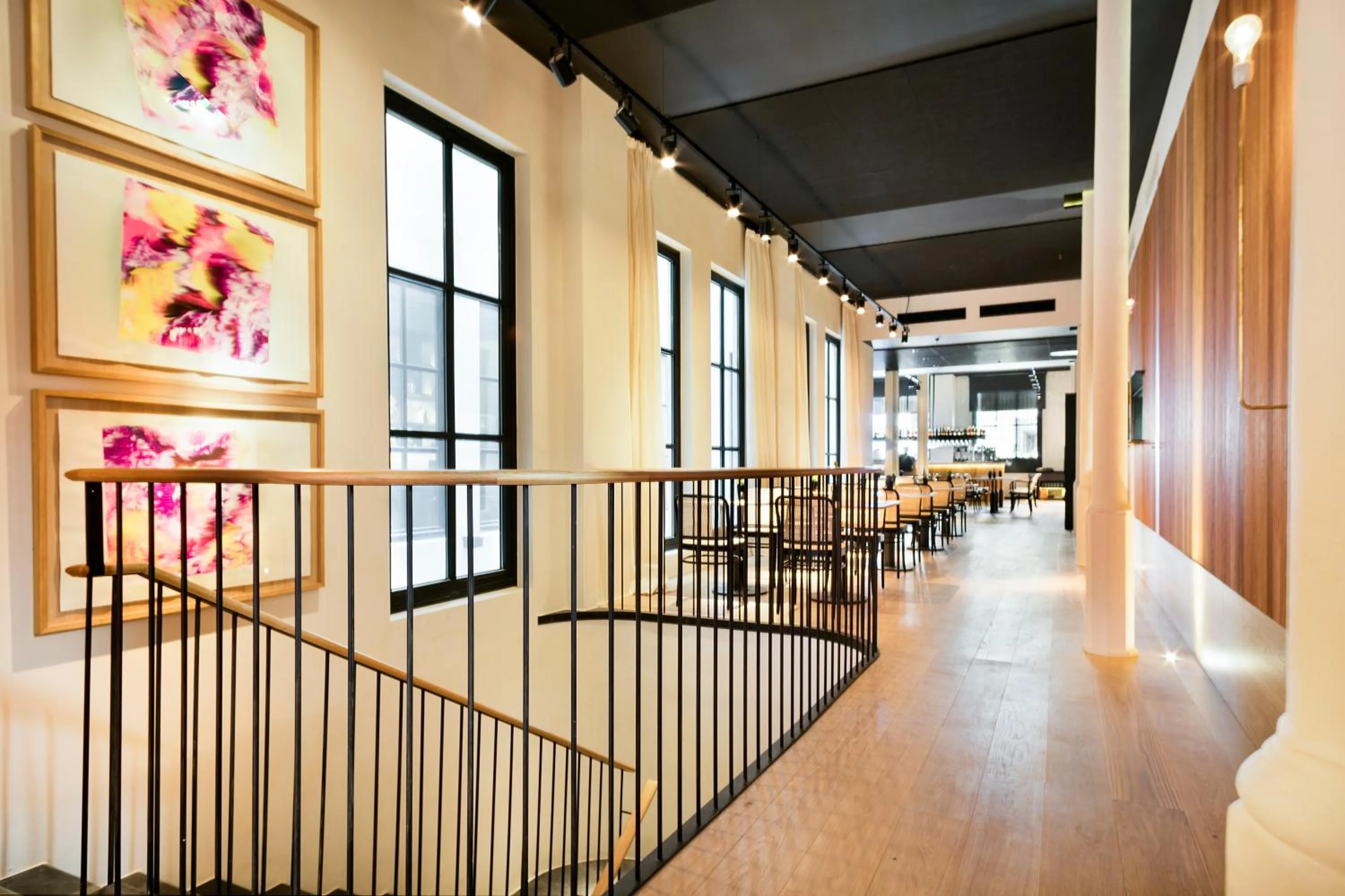 Restaurant/places to eat in Yurbban Passage Hotel & Spa