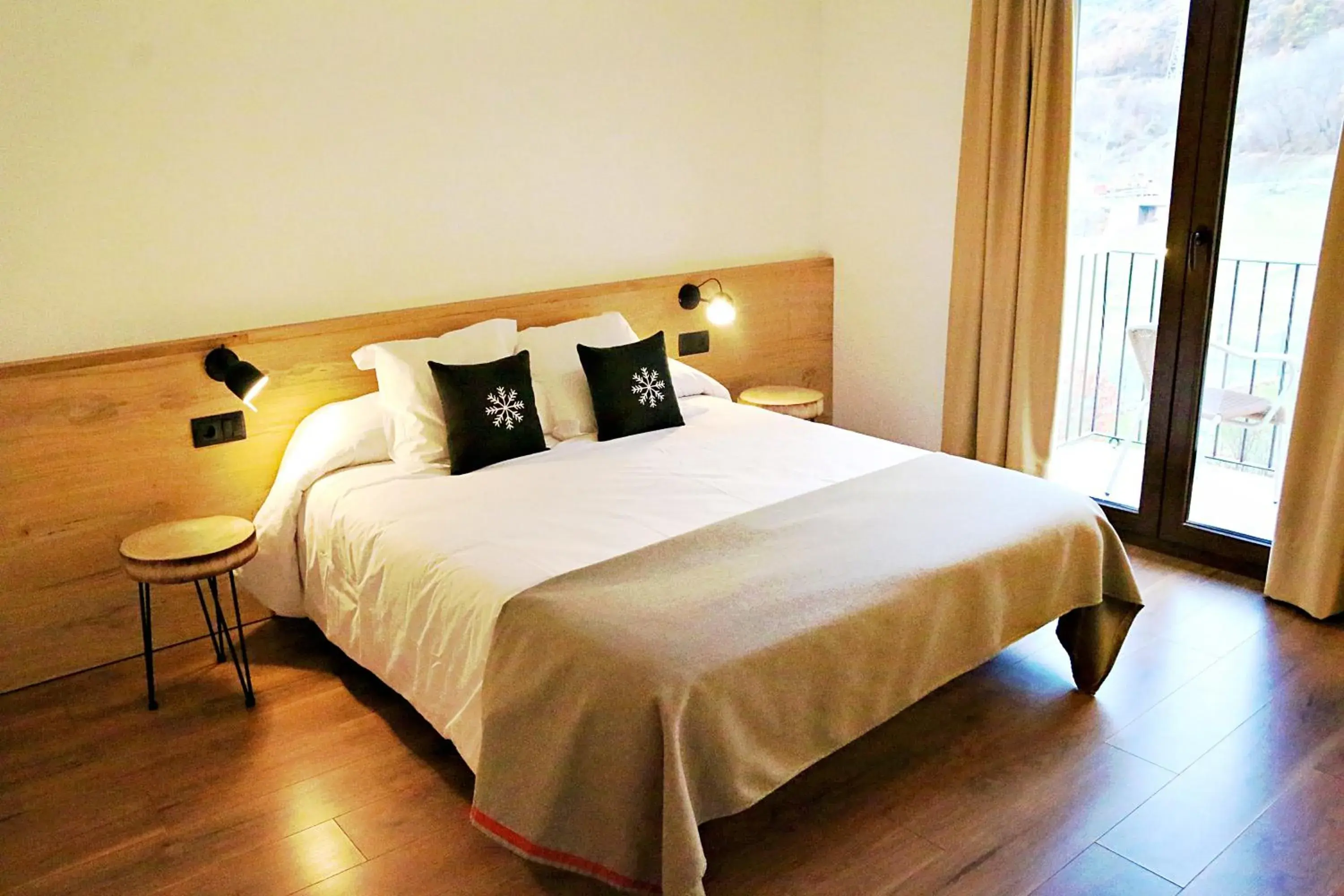Double or Twin Room in Hotel Lo Paller Double or Twin Room in Hotel Lo Paller