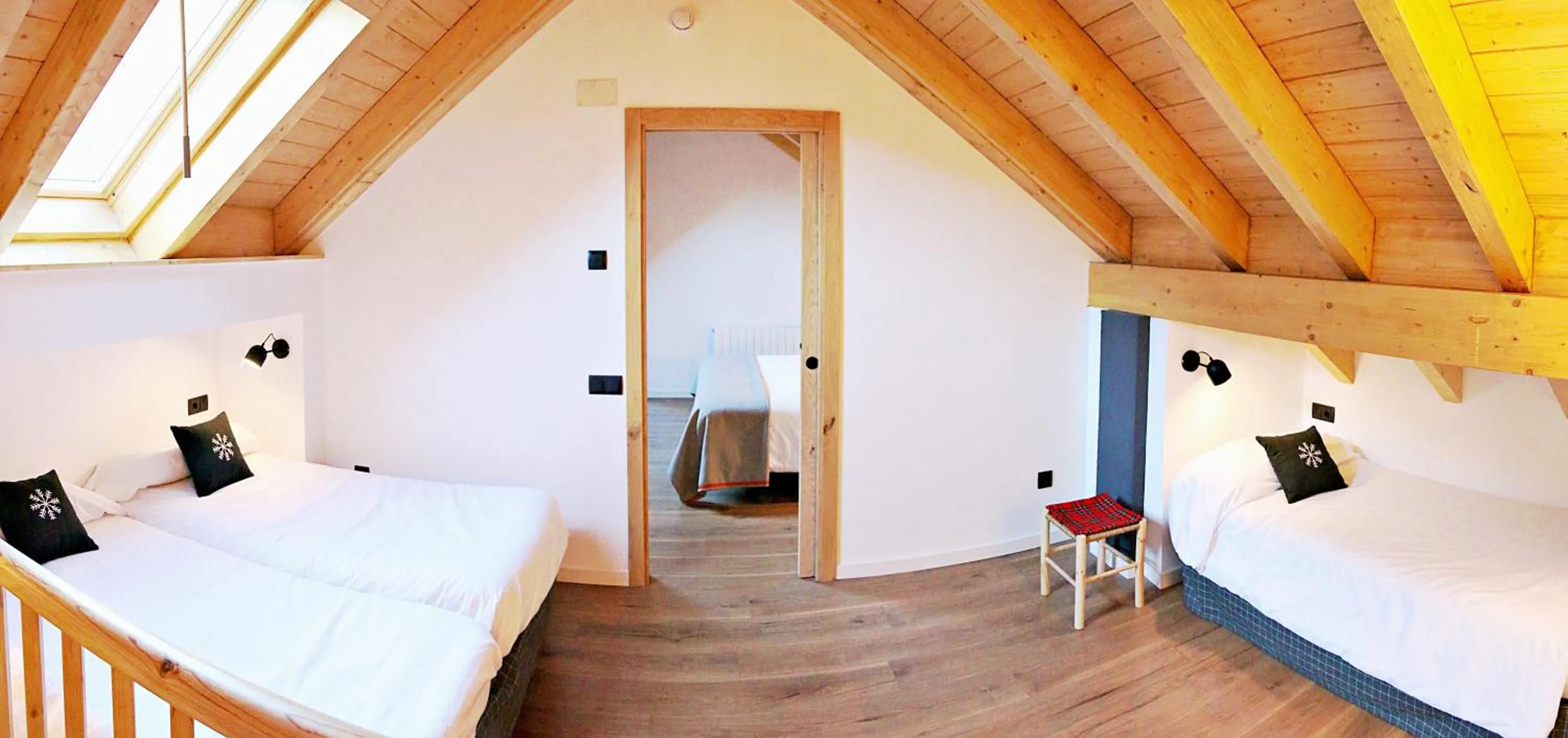 Photo of the whole room, Bed in Hotel Lo Paller