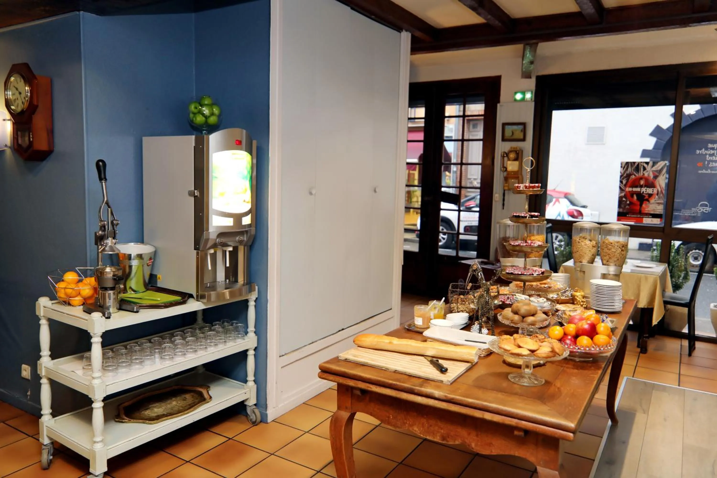 Buffet breakfast in Hotel Les Pasteliers