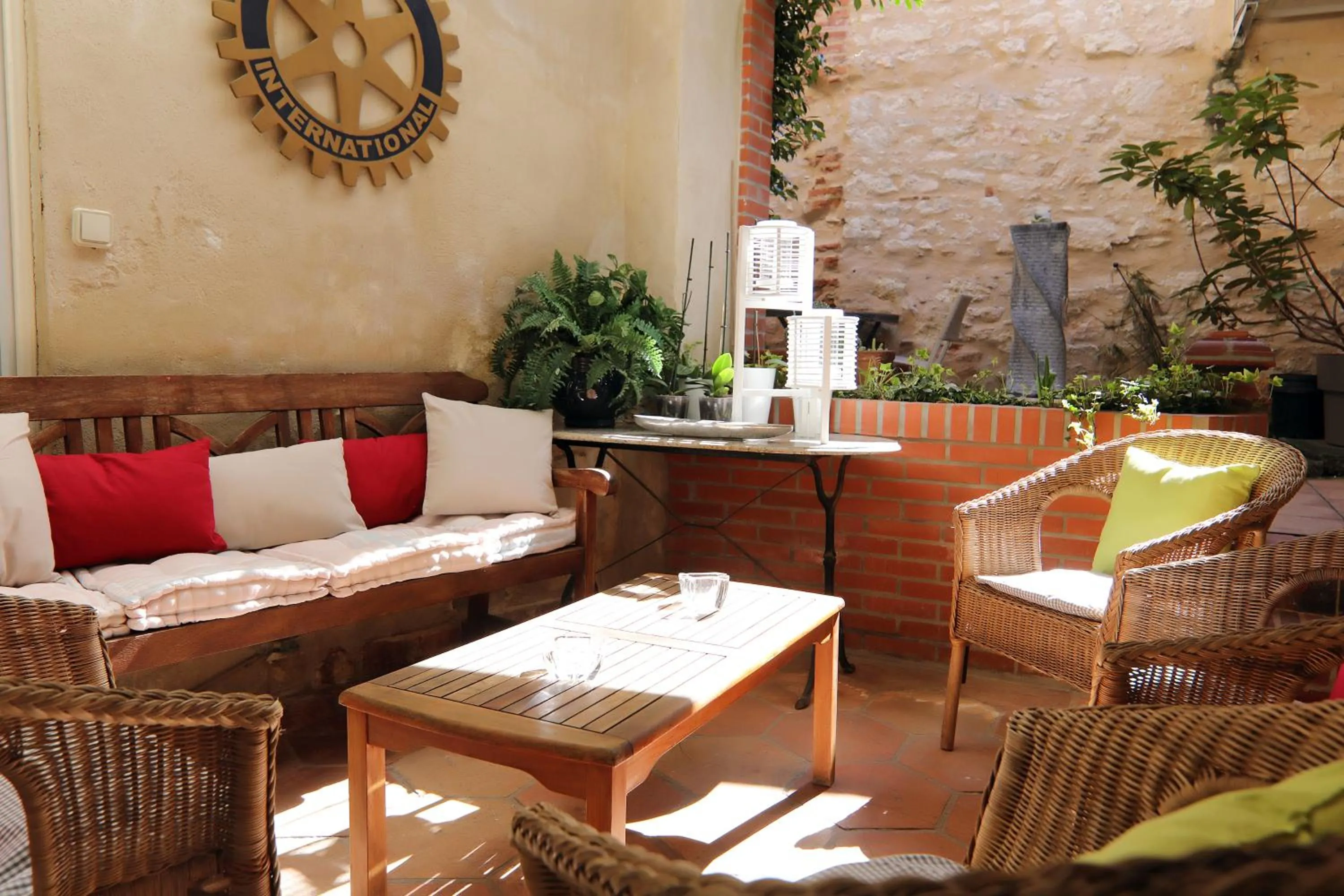 Patio in Hotel Les Pasteliers