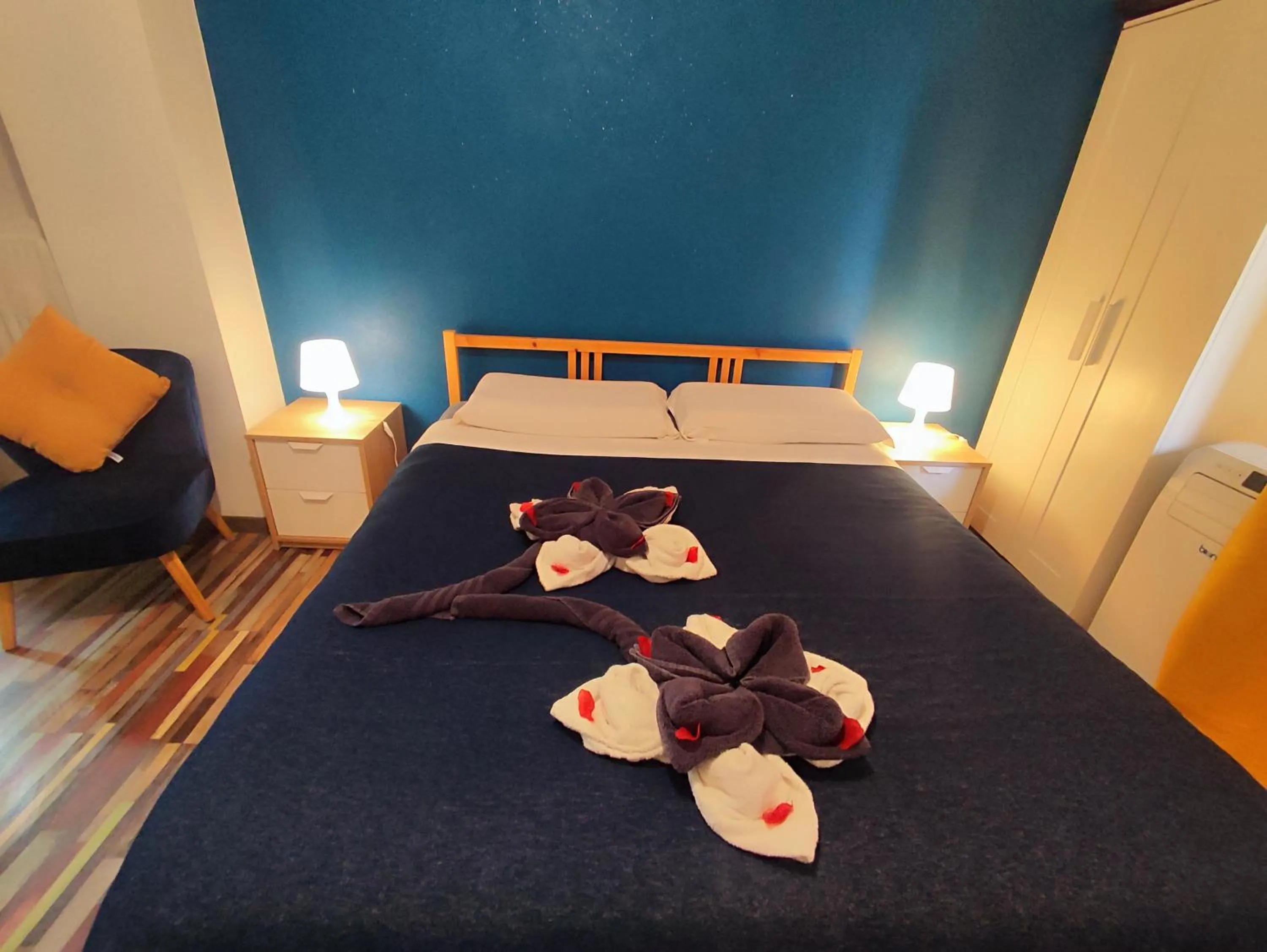 Photo of the whole room in RomAmoR Suite