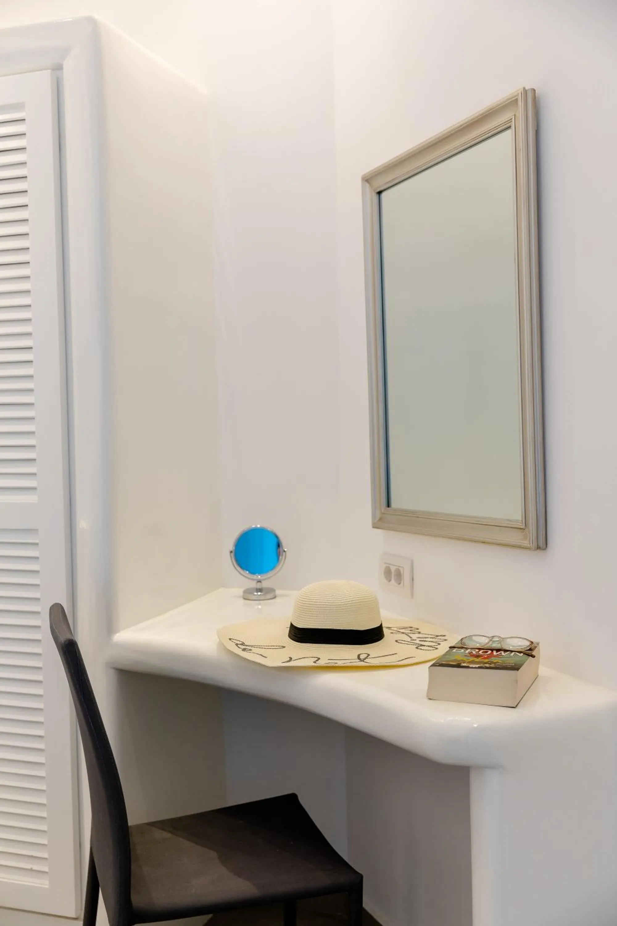 hair dresser in Nikolas Hotel