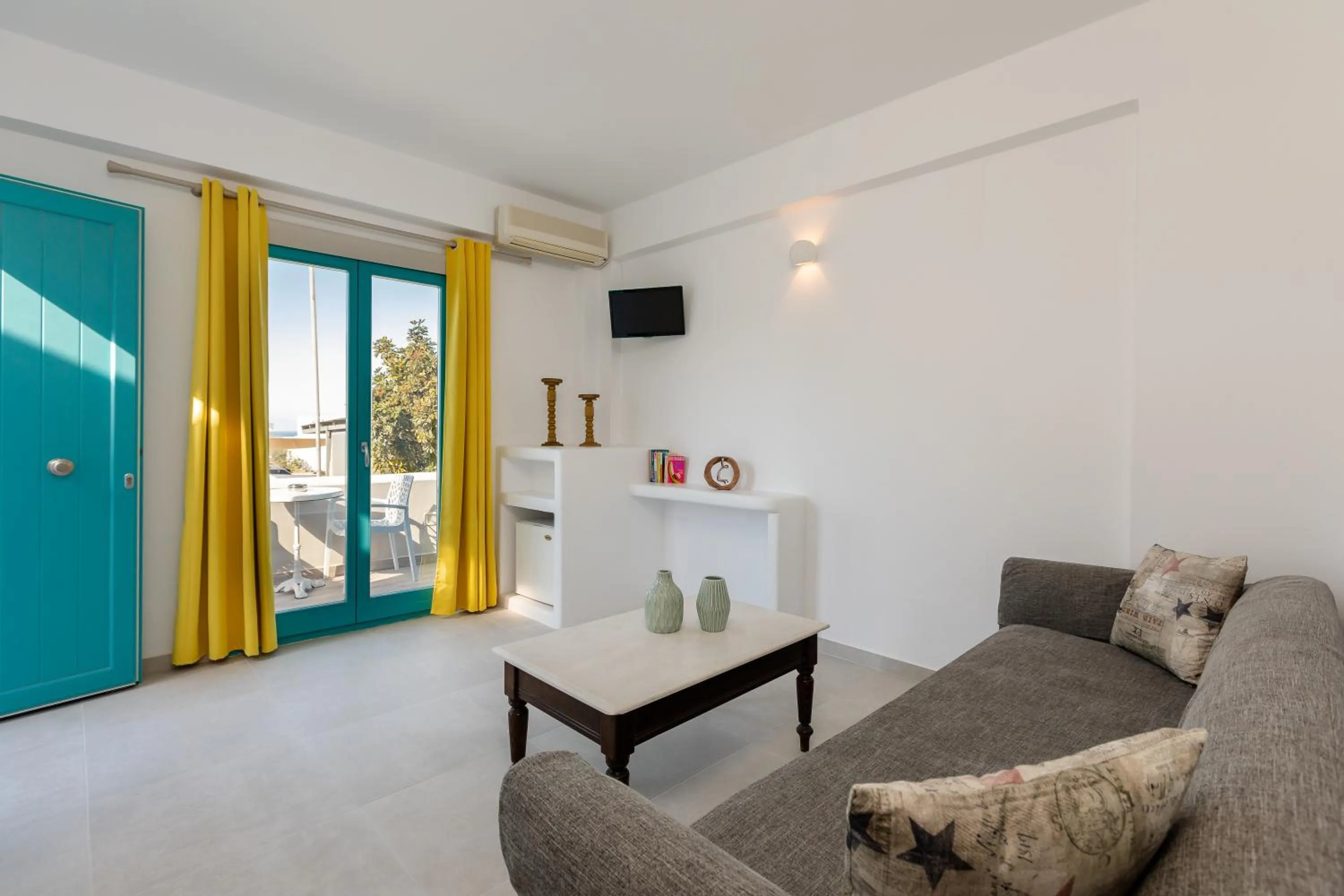 Living room in Nikolas Hotel