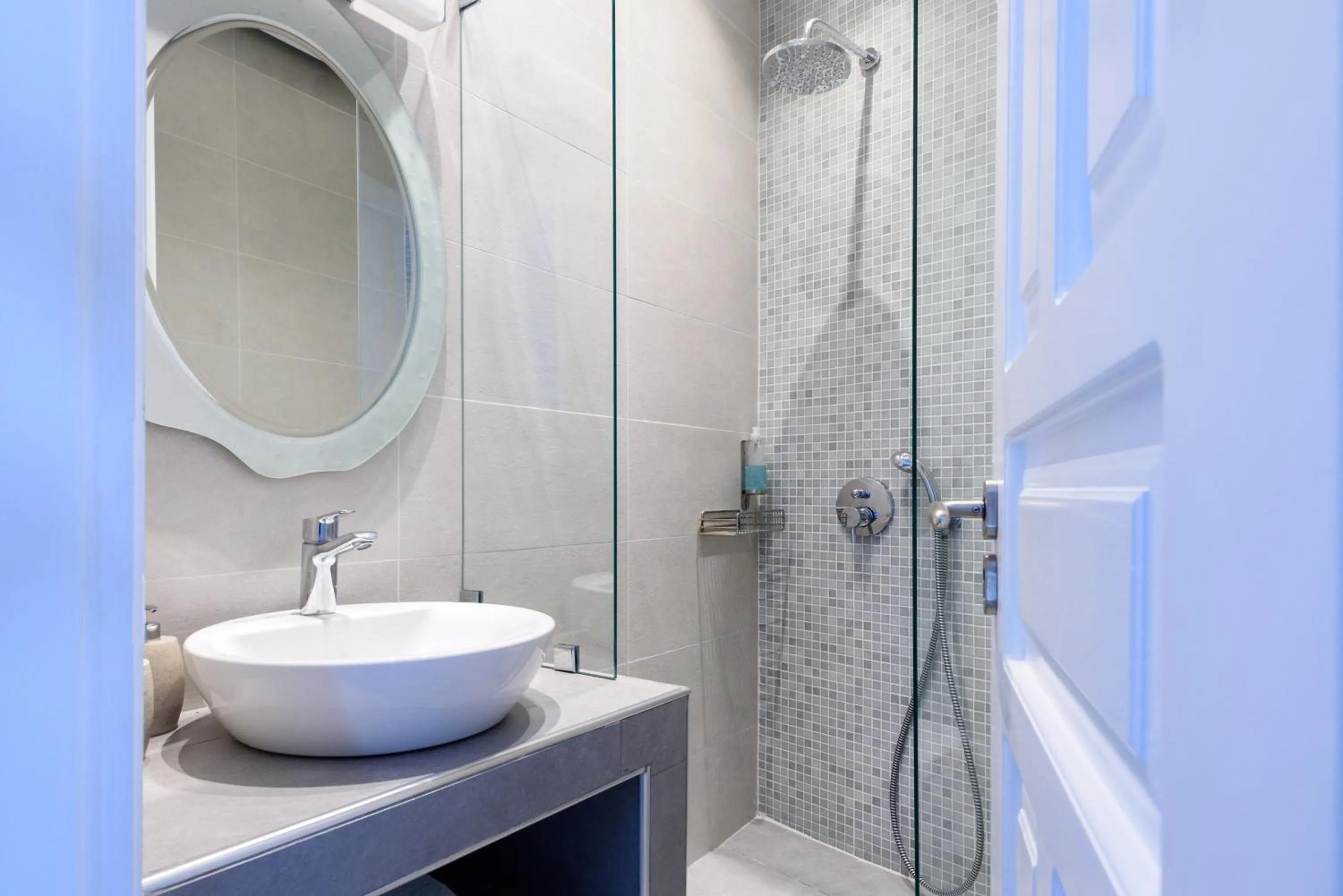 Bathroom in Nikolas Hotel