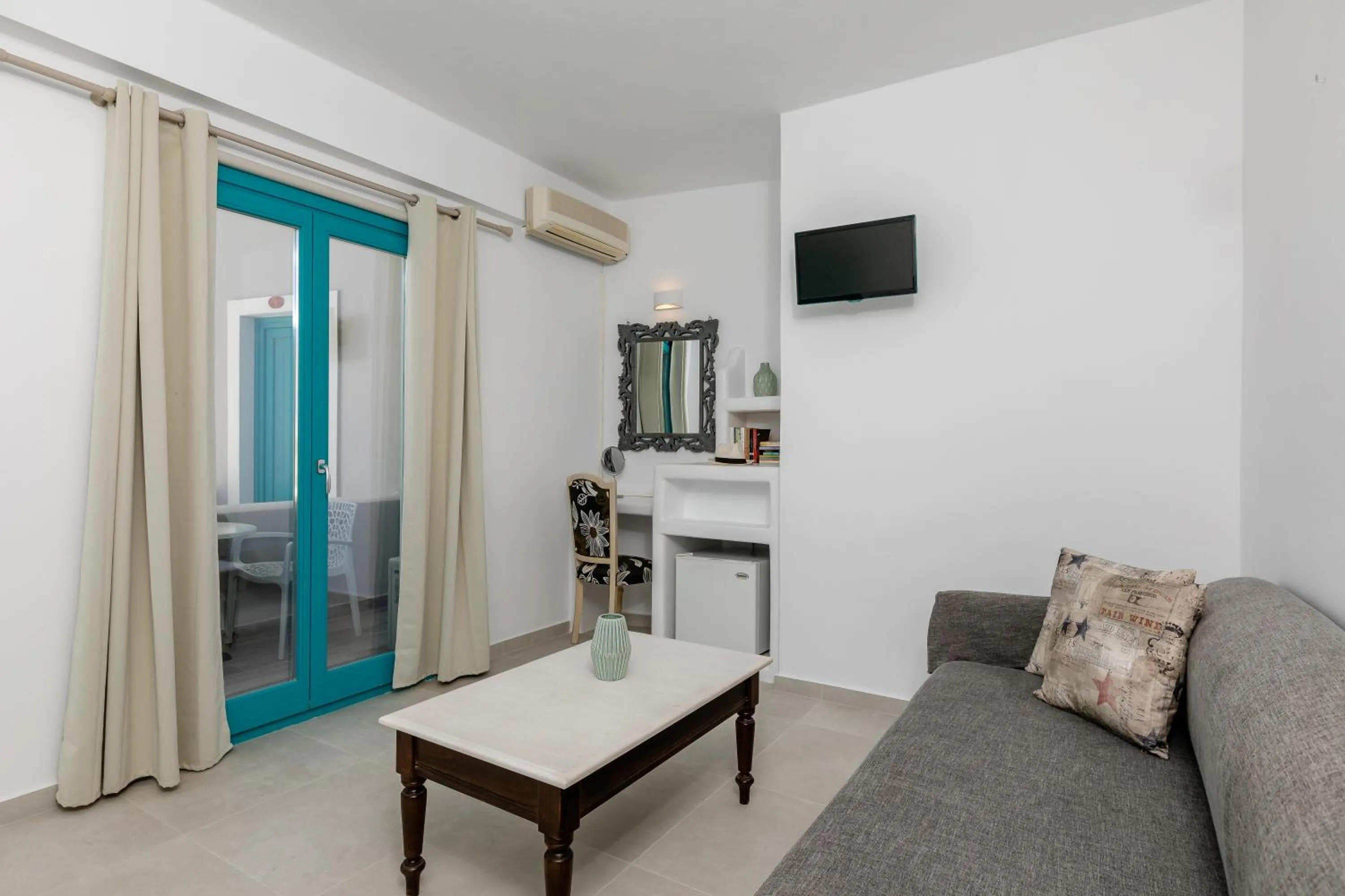 Living room in Nikolas Hotel