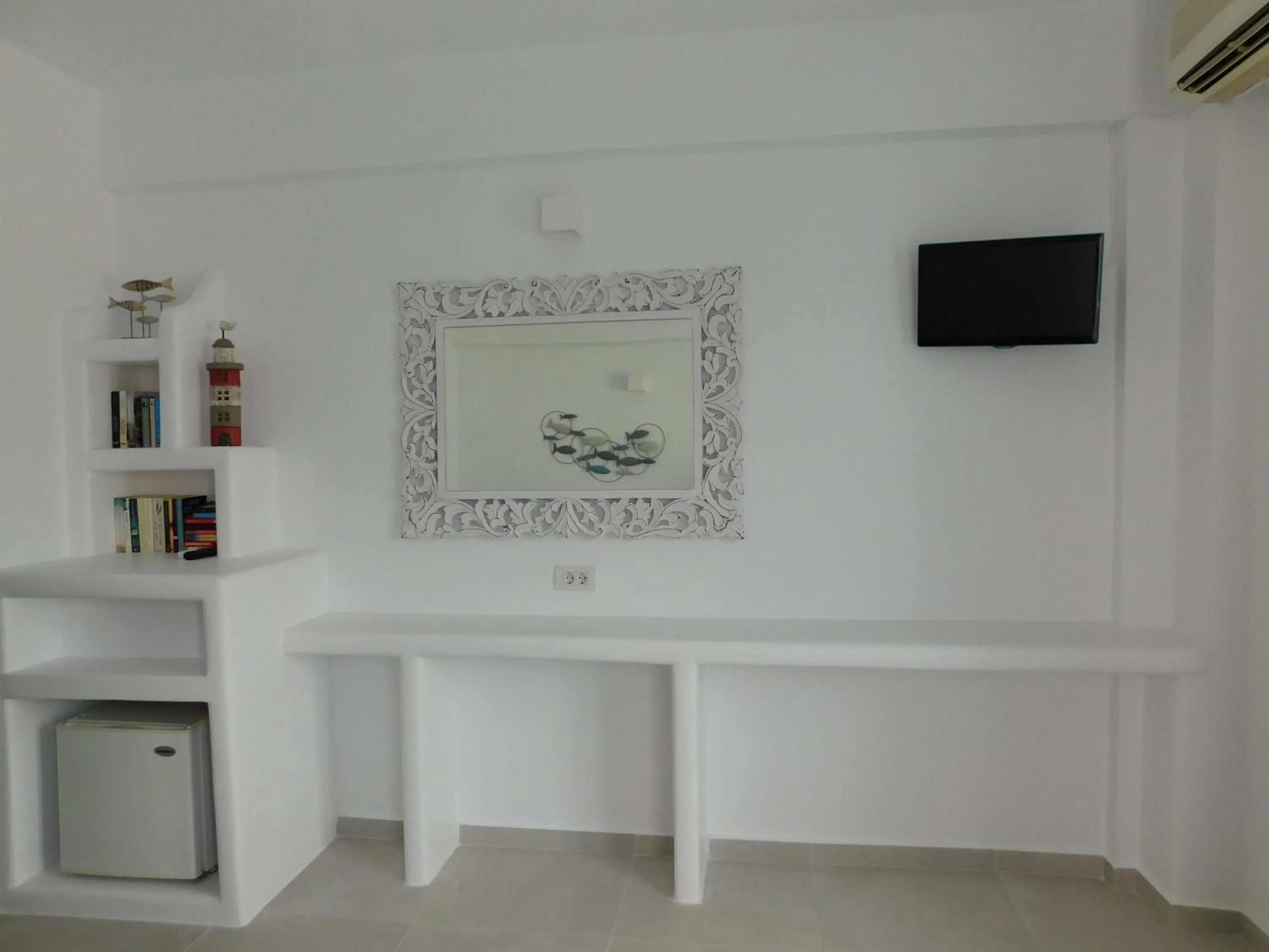 TV and multimedia in Nikolas Hotel