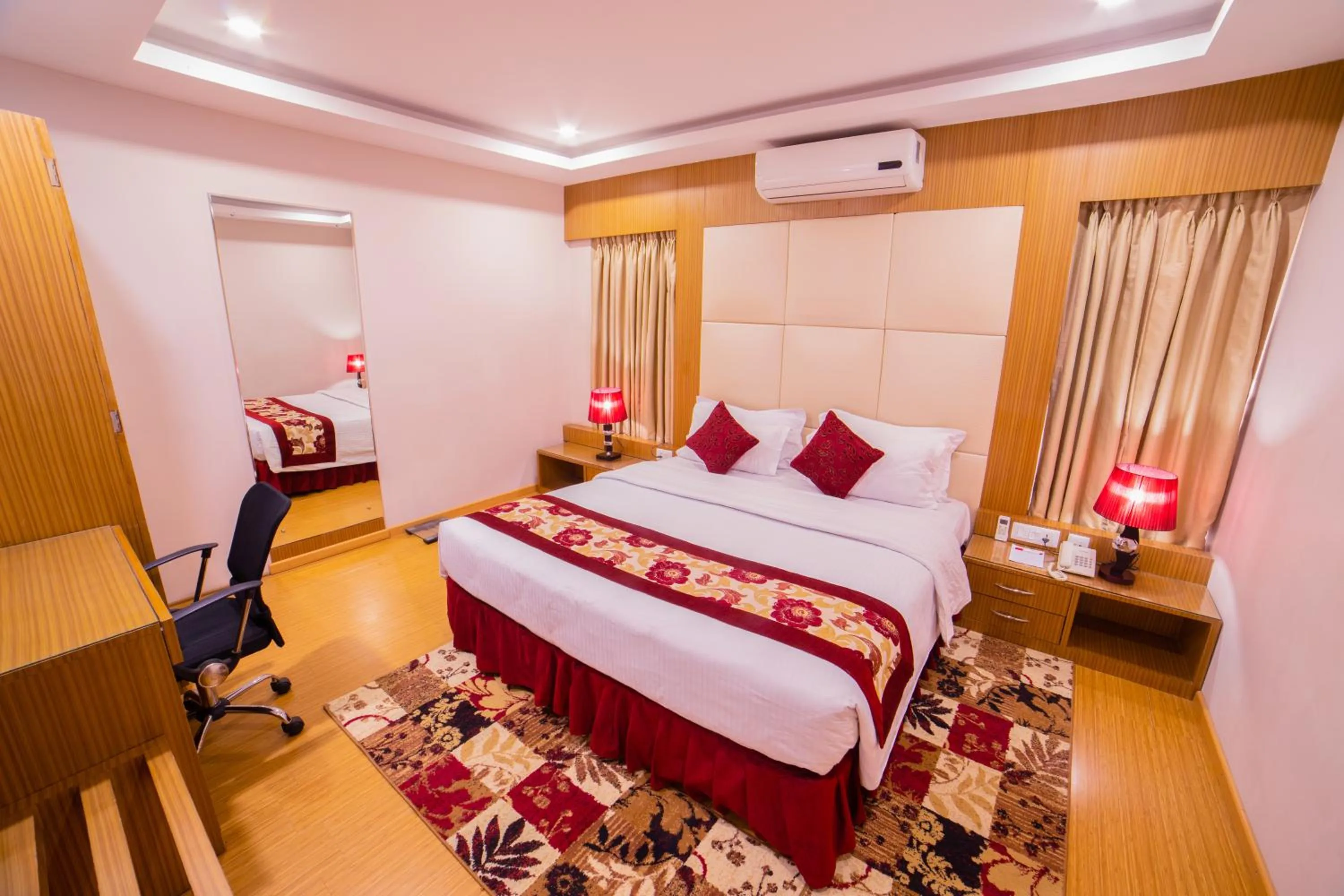 Bedroom, Bed in Hotel Harrison Palace