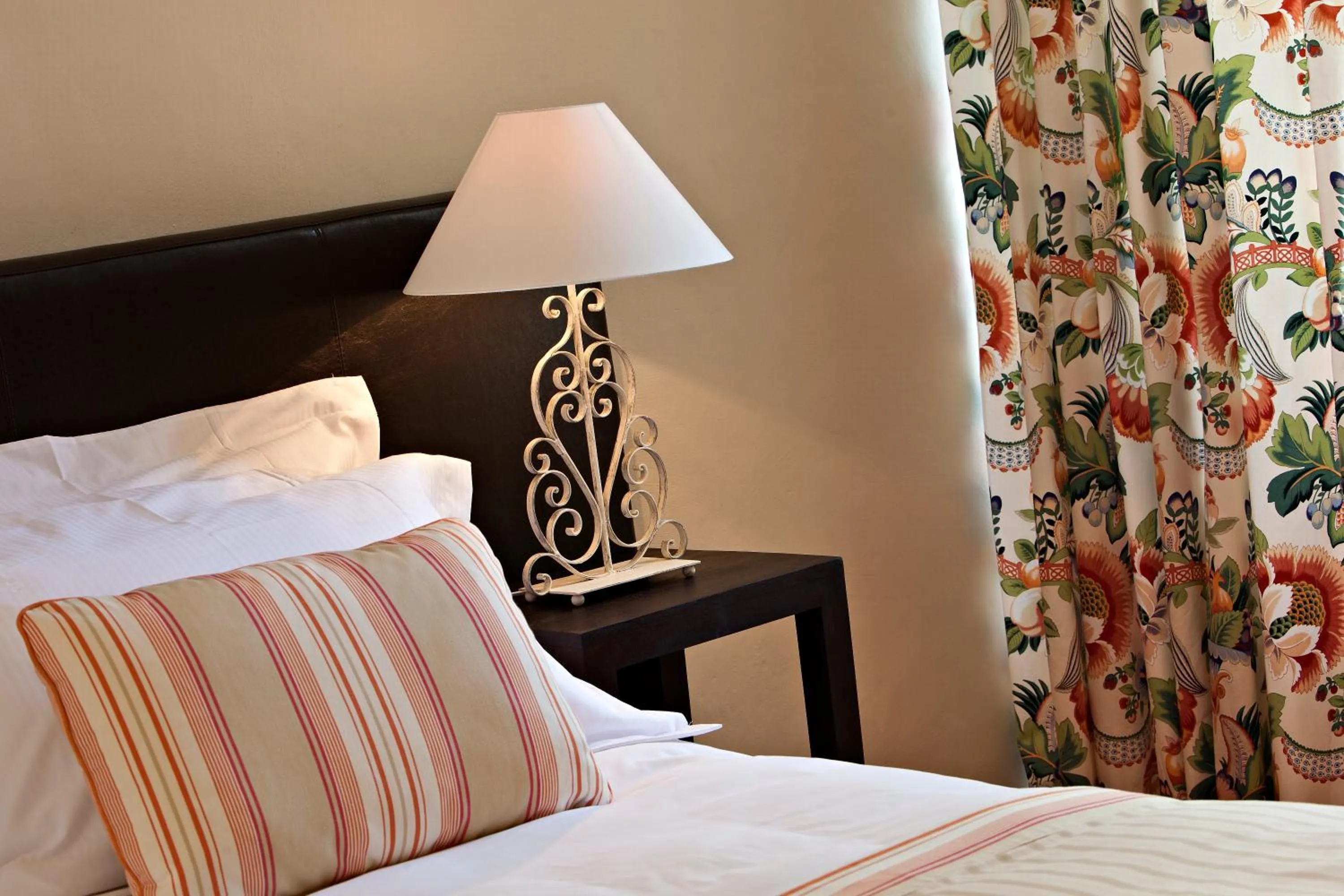 Bed in Château De Siran - Hôtel & Spa