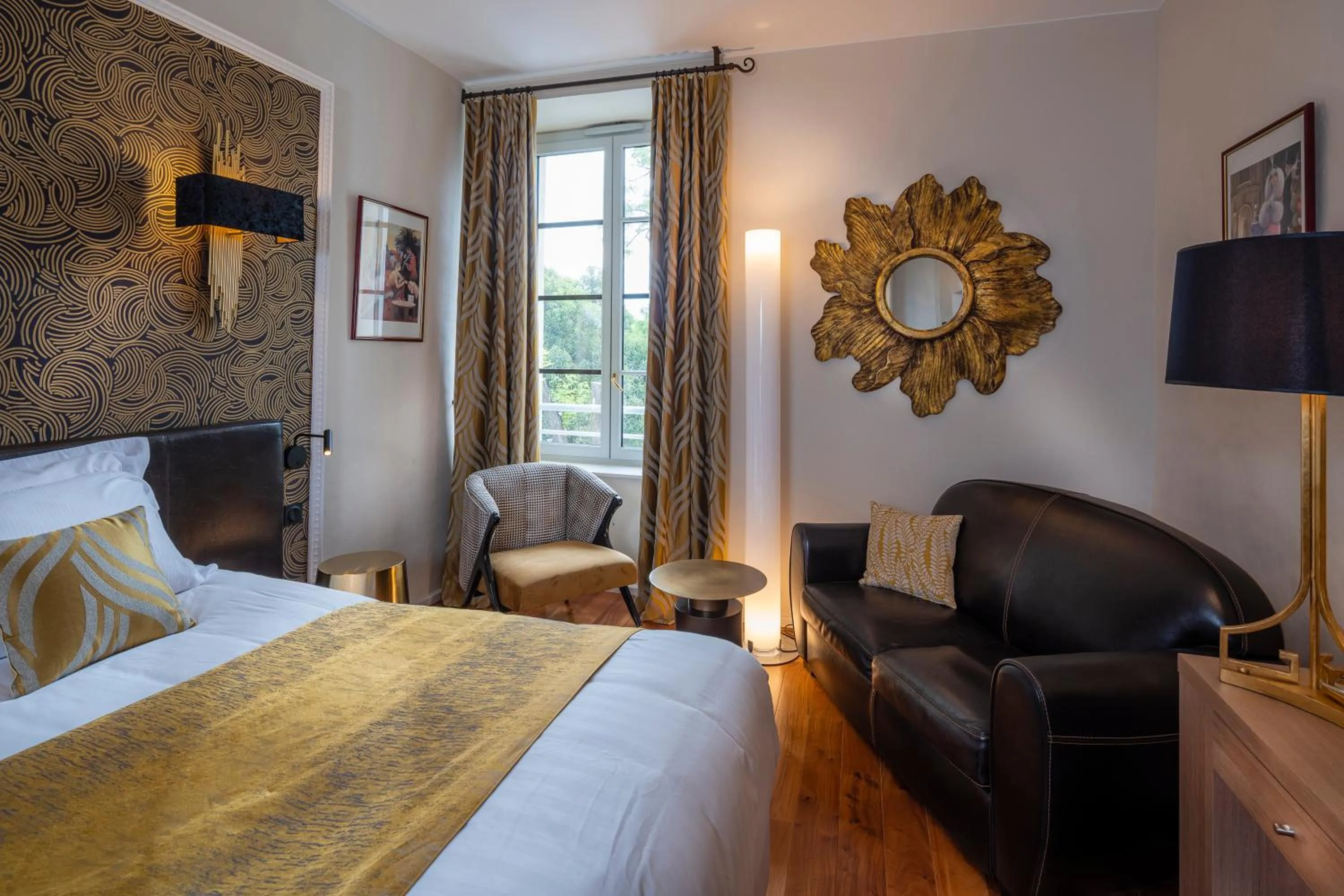 Photo of the whole room, Bed in Château De Siran - Hôtel & Spa