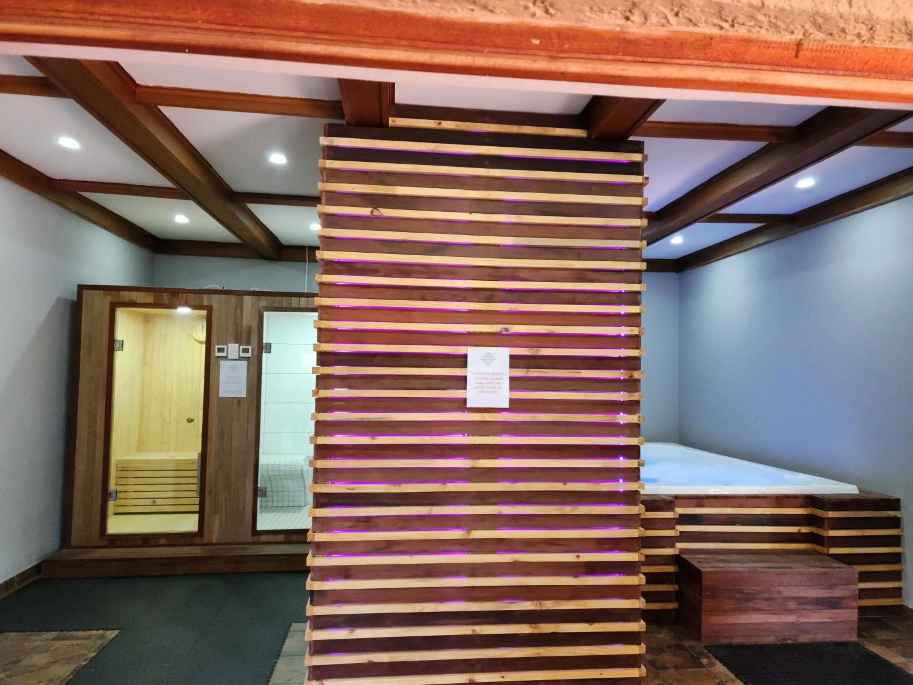 Bed in Goodnight Guest Lodge