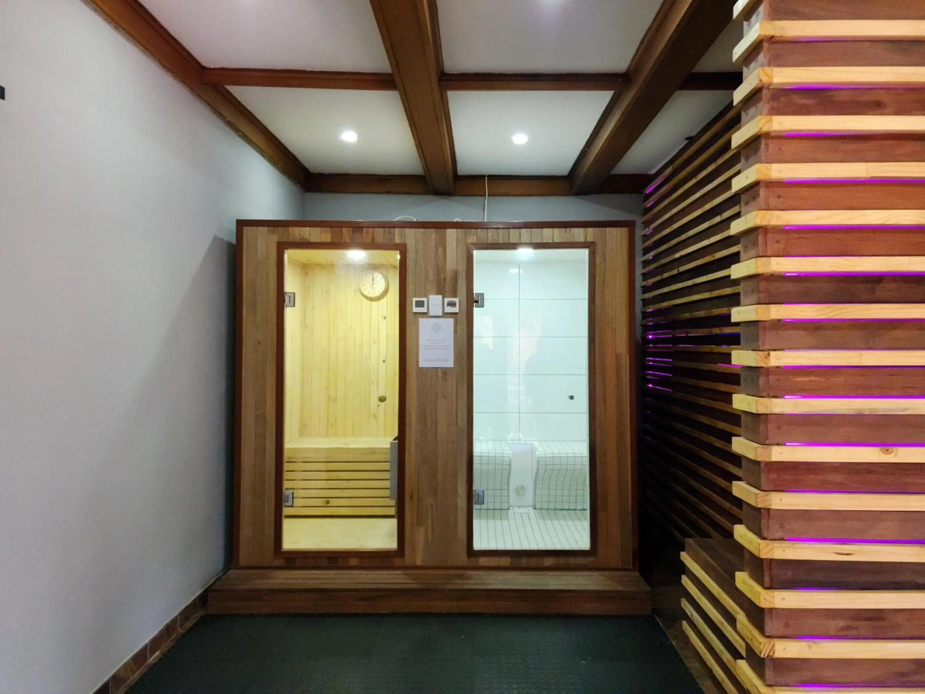 Hot Tub in Goodnight Guest Lodge