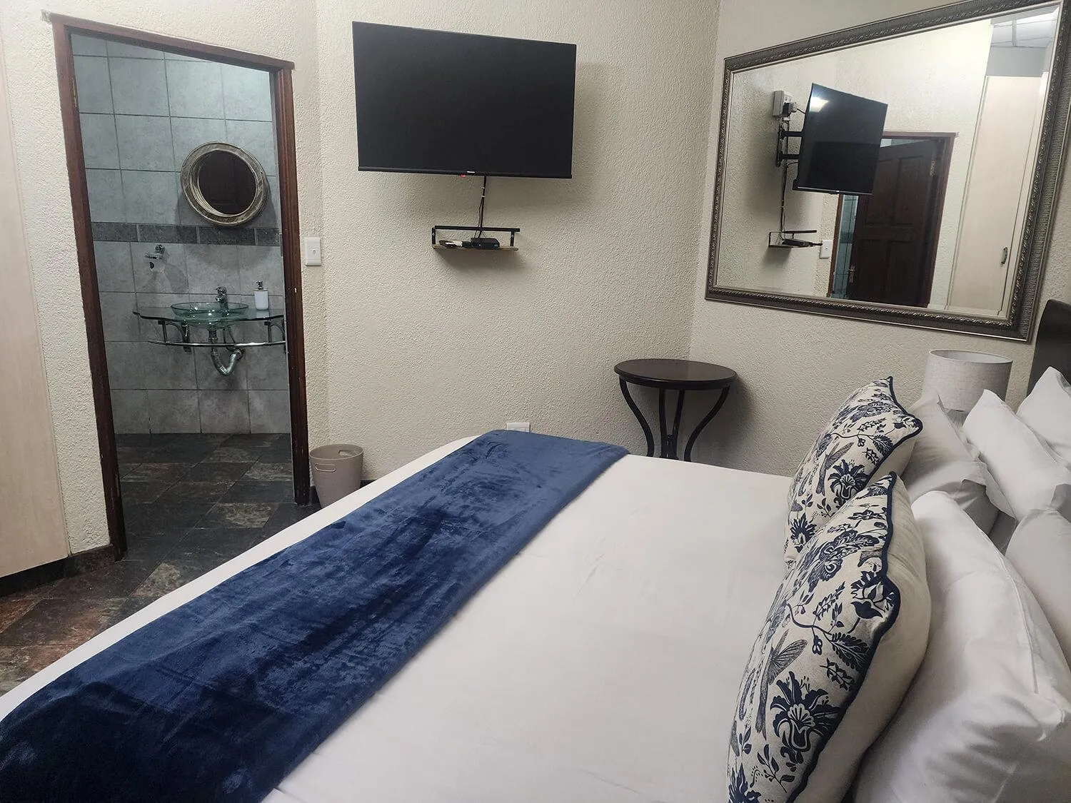 Bed in Goodnight Guest Lodge