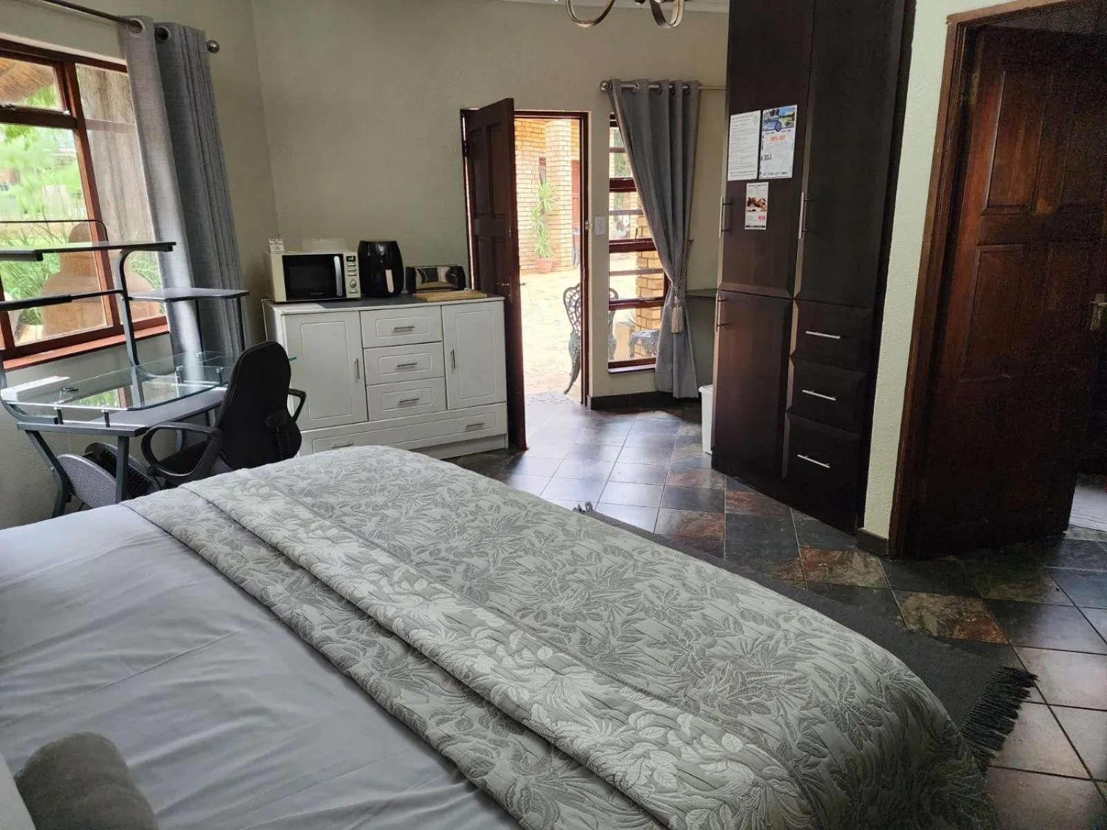 Bed in Goodnight Guest Lodge