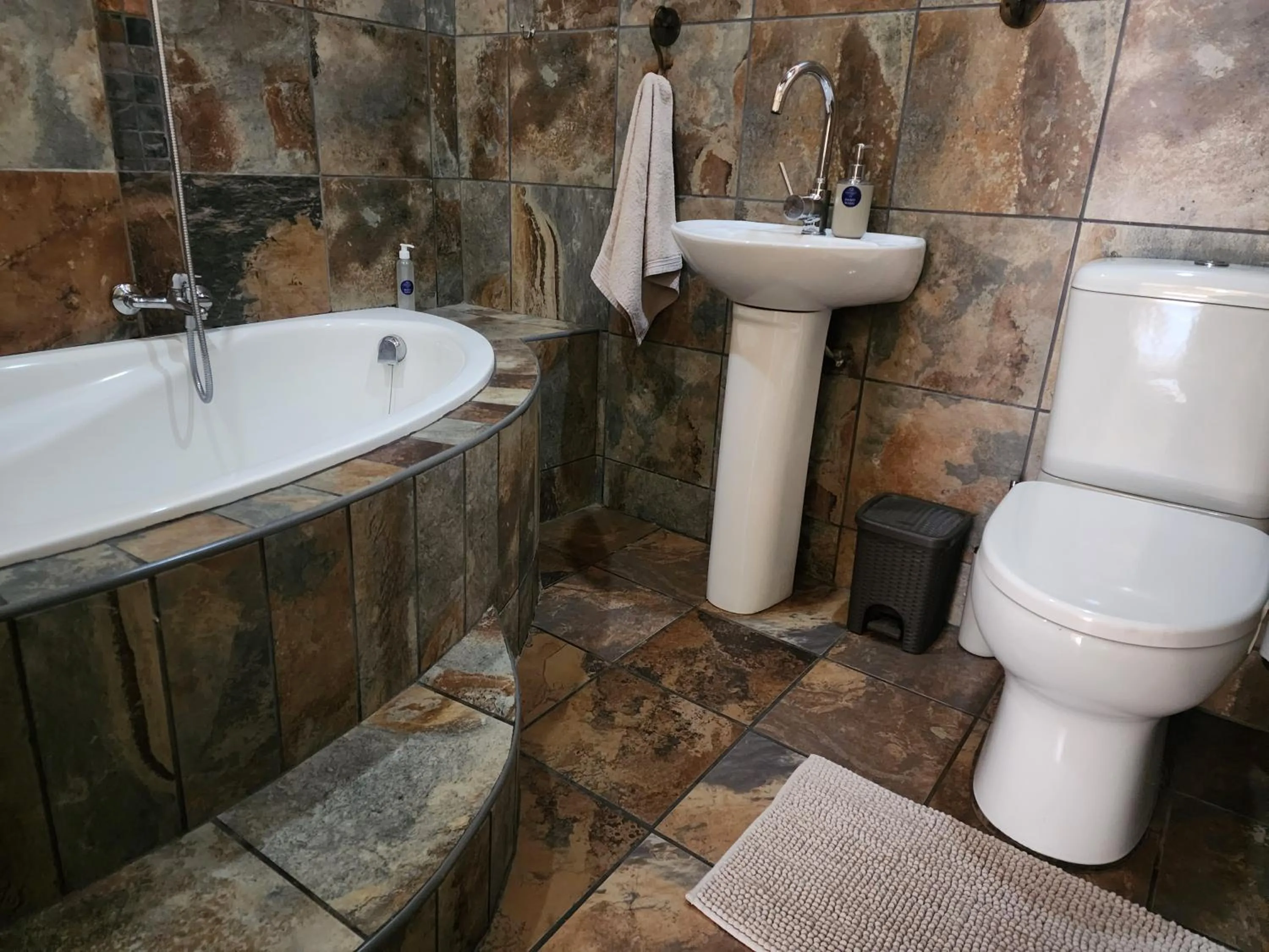 Goodnight Guest Lodge