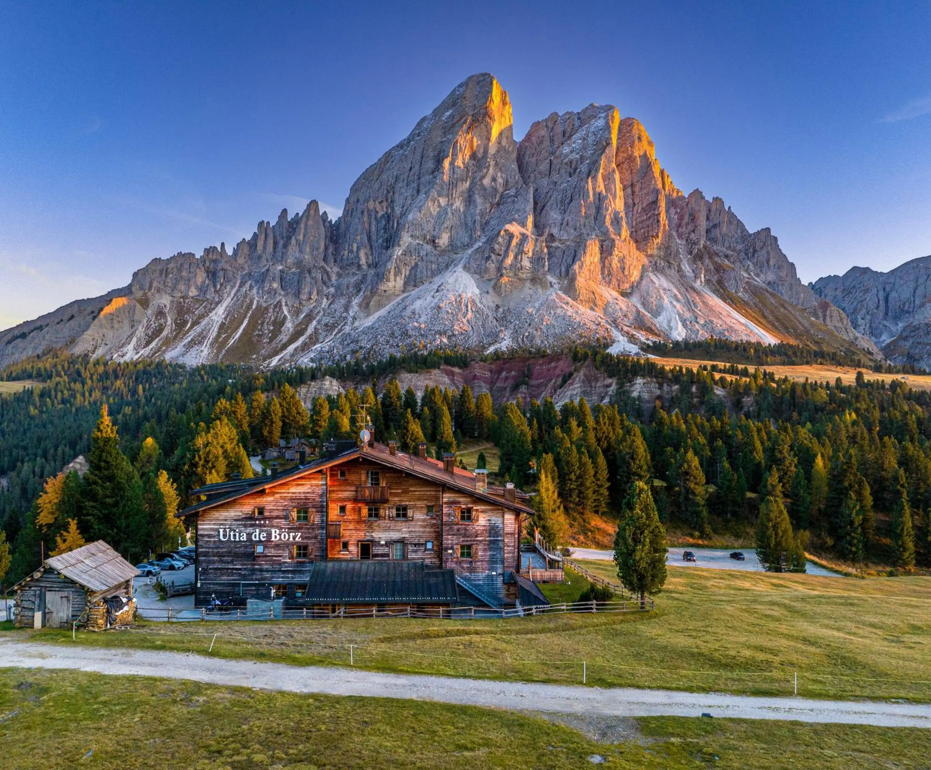 Property building in Ütia De Börz