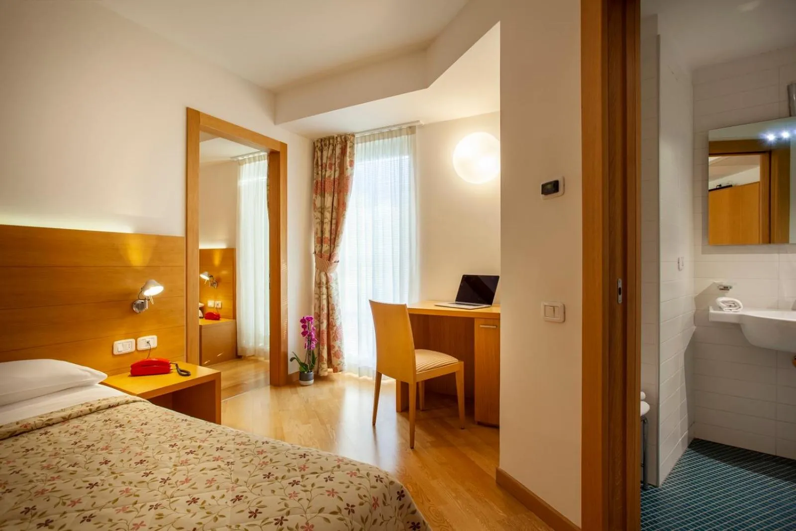 Family, Bed in Hotel Romanda