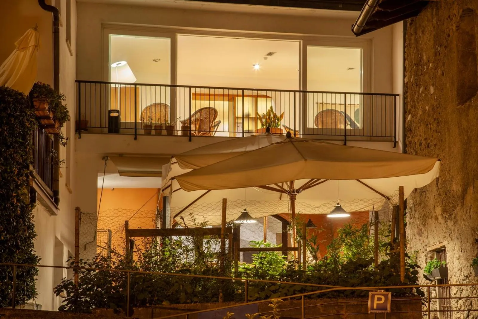 Property building in Hotel Romanda