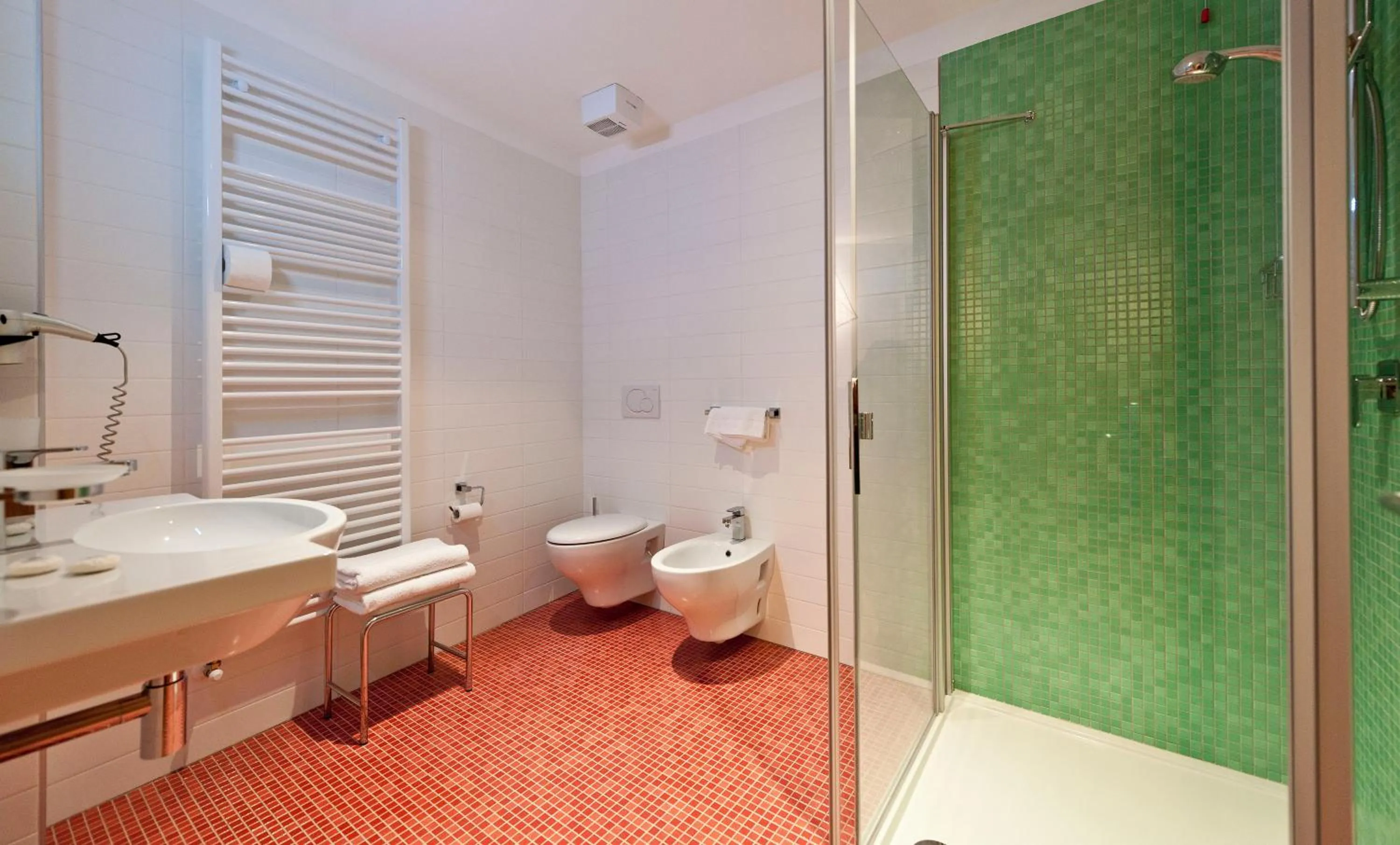 Bathroom in Hotel Romanda