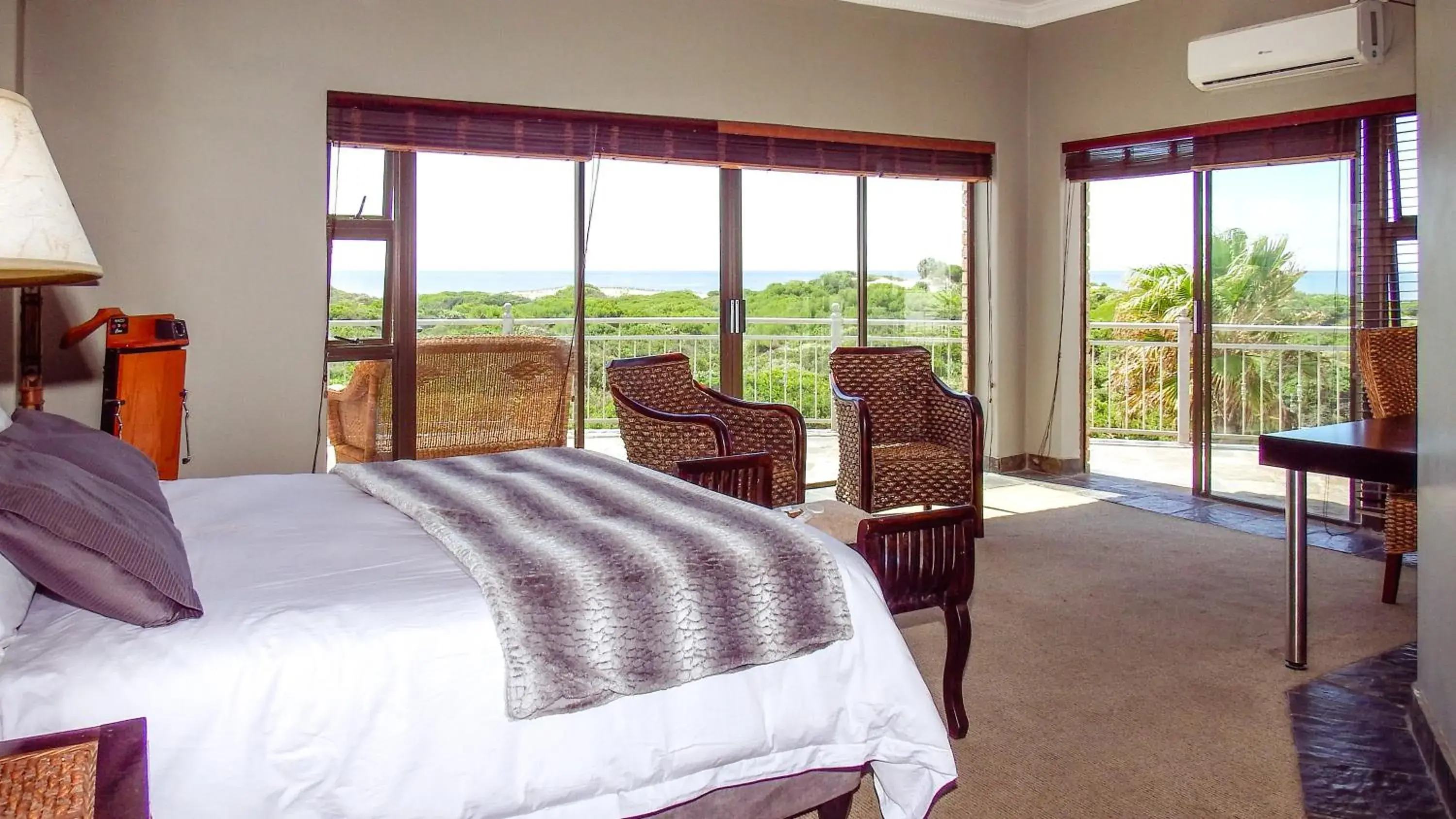 Queen Room with Sea View - single occupancy in House Haven Guesthouse Queen Room with Sea View - single occupancy in House Haven Guesthouse