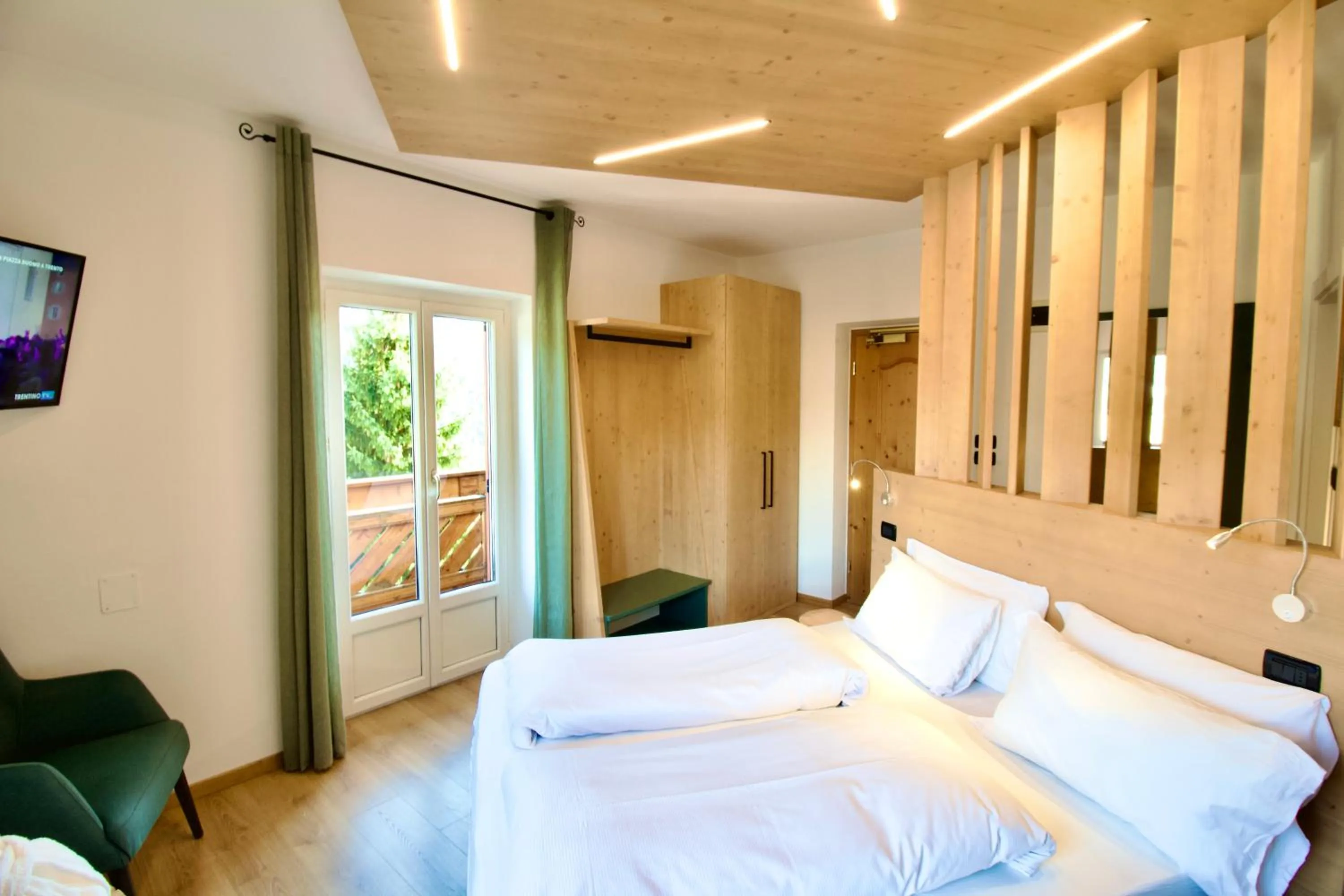 Photo of the whole room, Bed in Al Piccolo Hotel