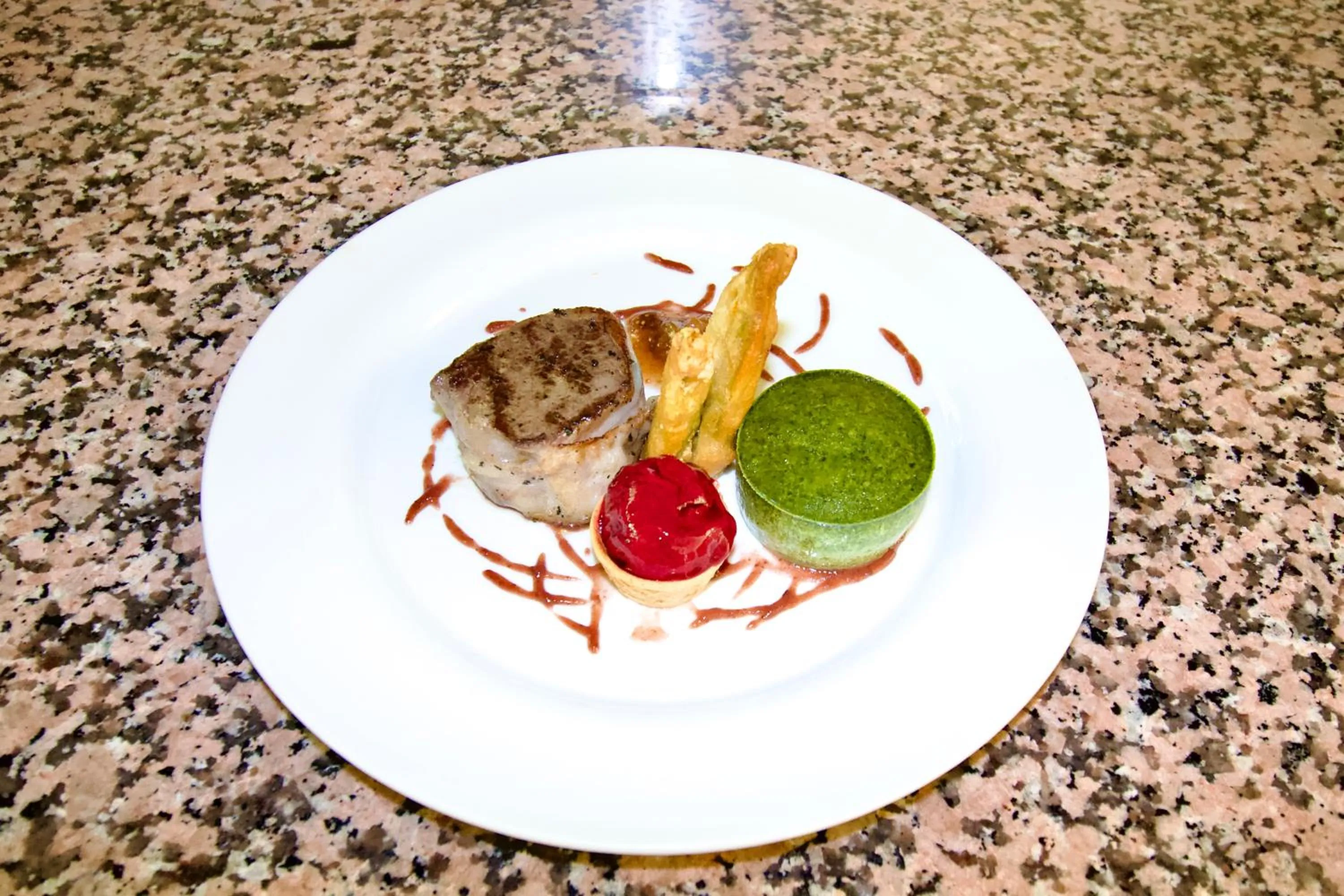 Restaurant/places to eat in Al Piccolo Hotel