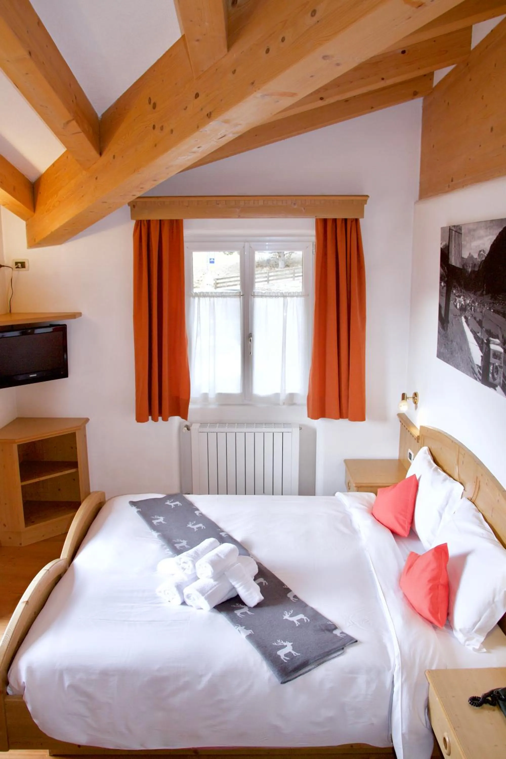 Photo of the whole room, Bed in Al Piccolo Hotel