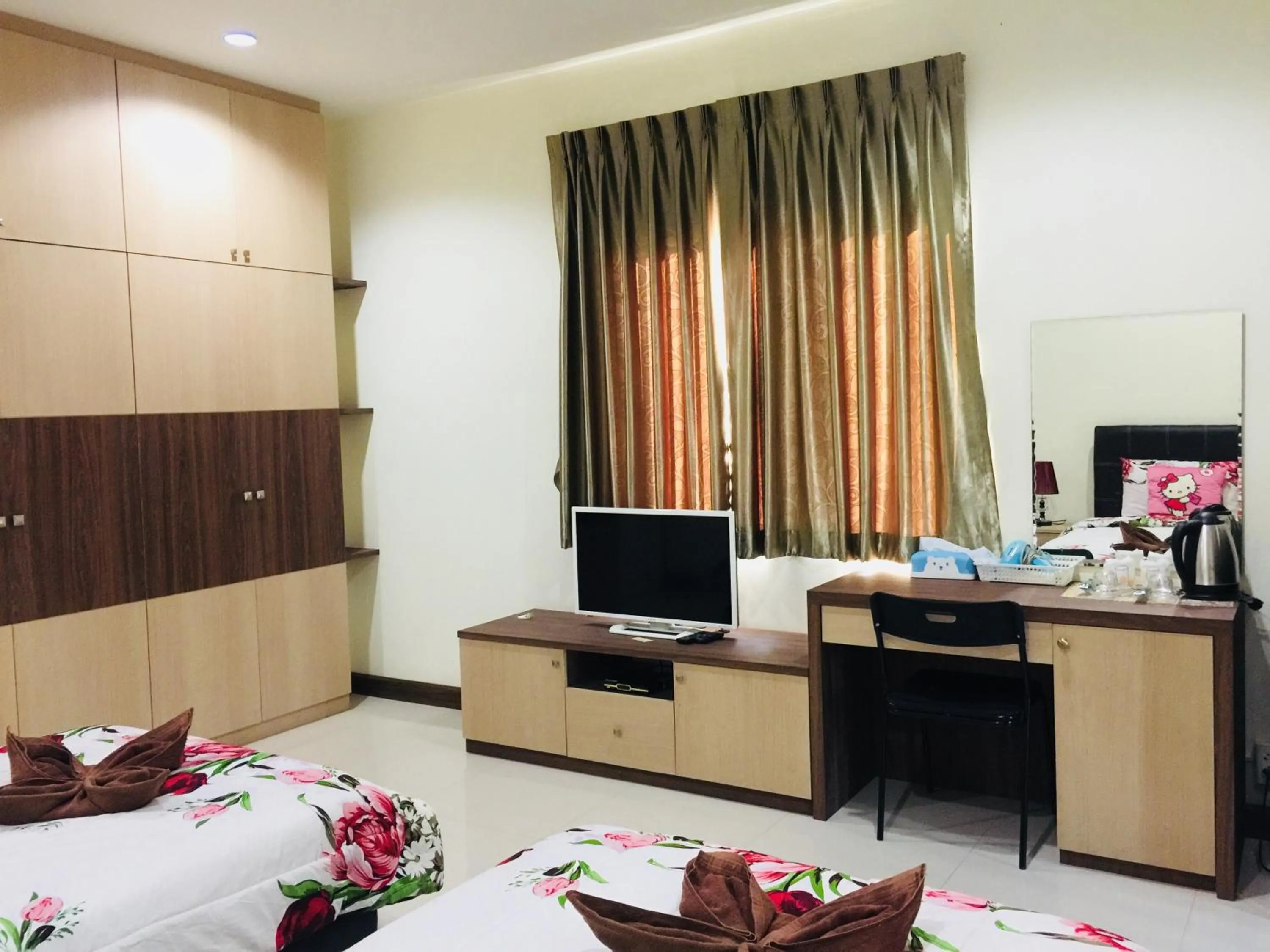 Bed in Thani Residence